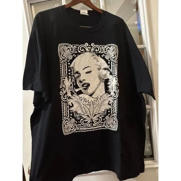 Product image for Marilyn Monroe 420 Black T-Shirt