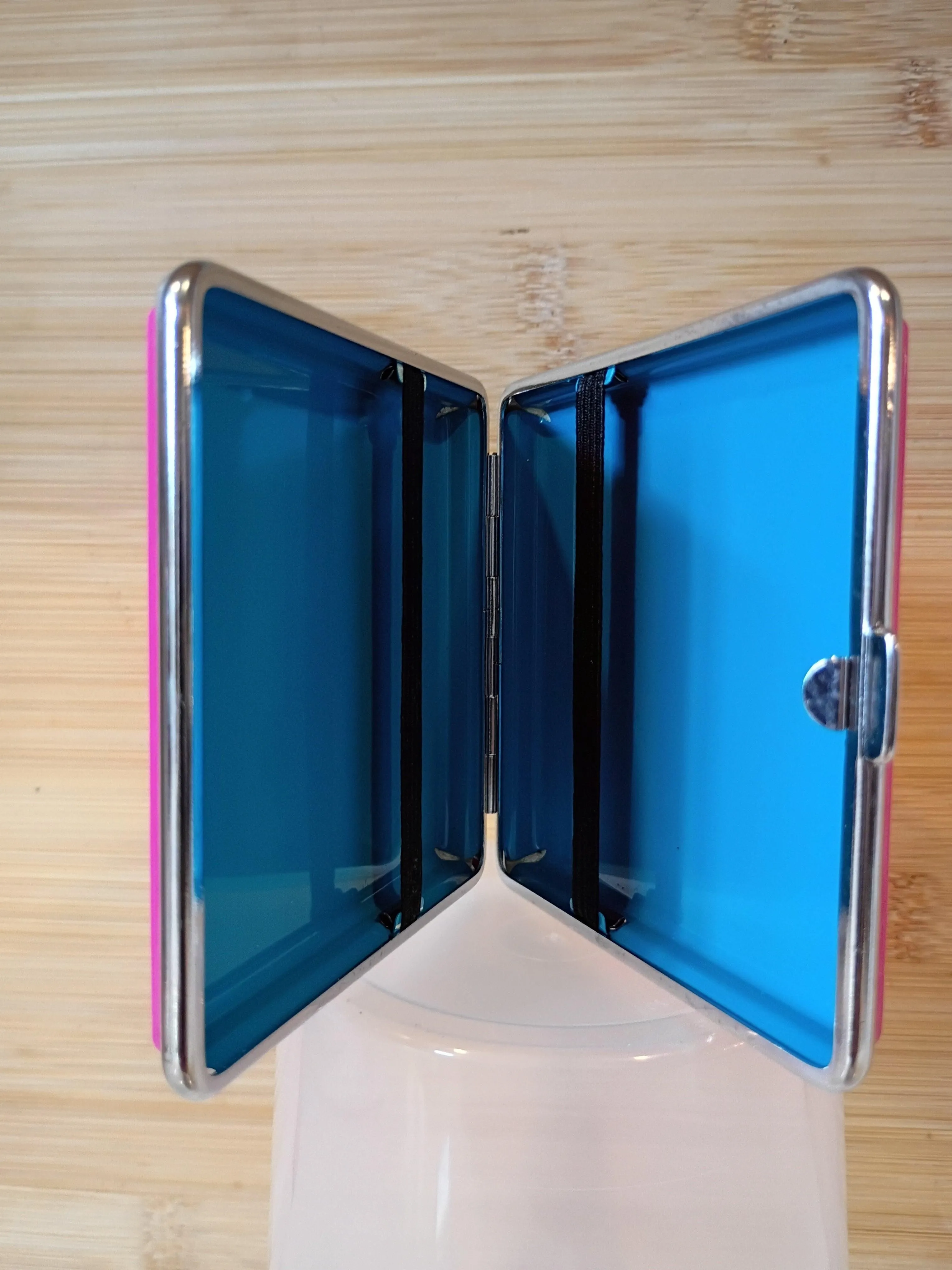 Eclipse Sexy and I Know It Metallic Crushproof Cigarette Case