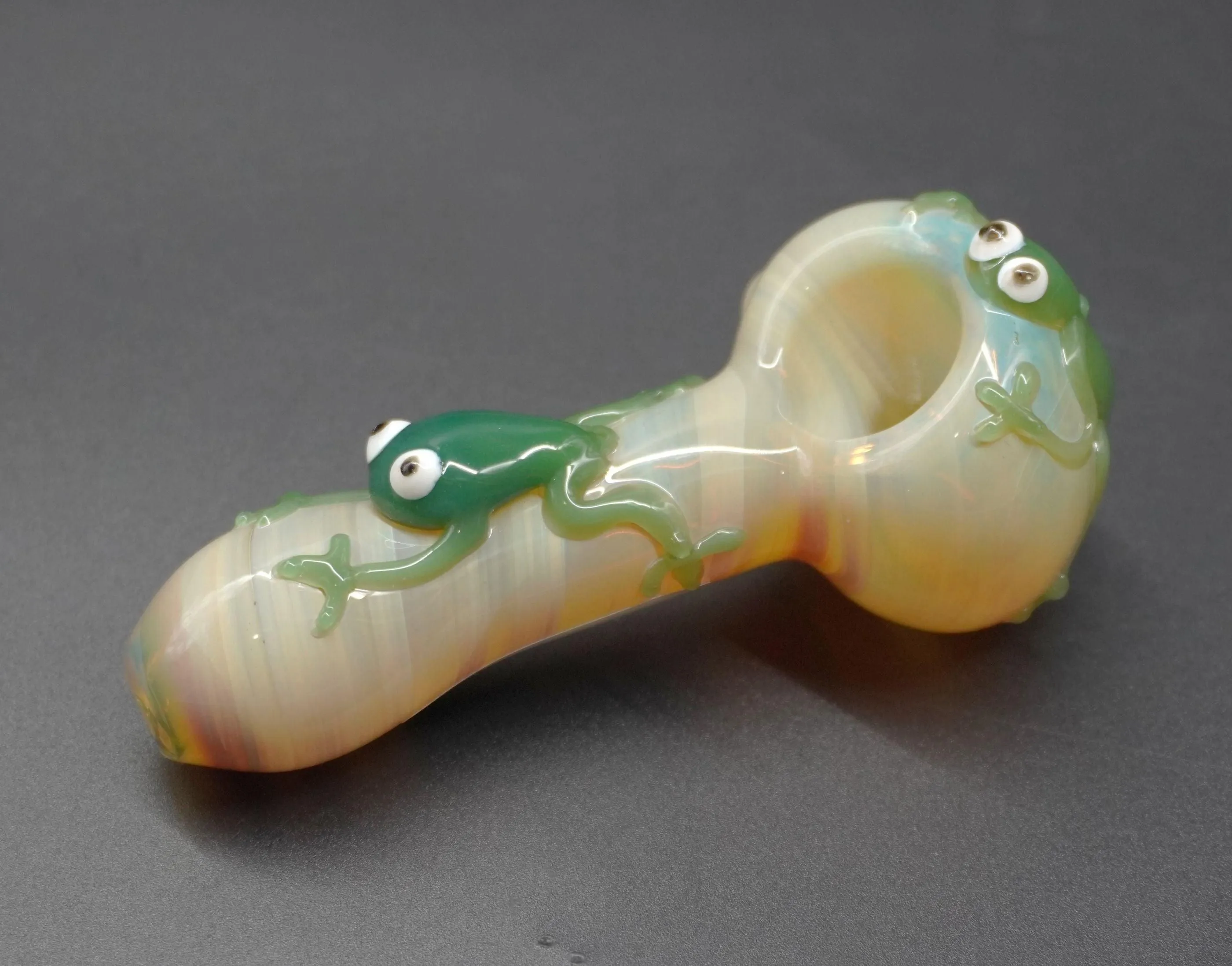 Frog Hand Pipe