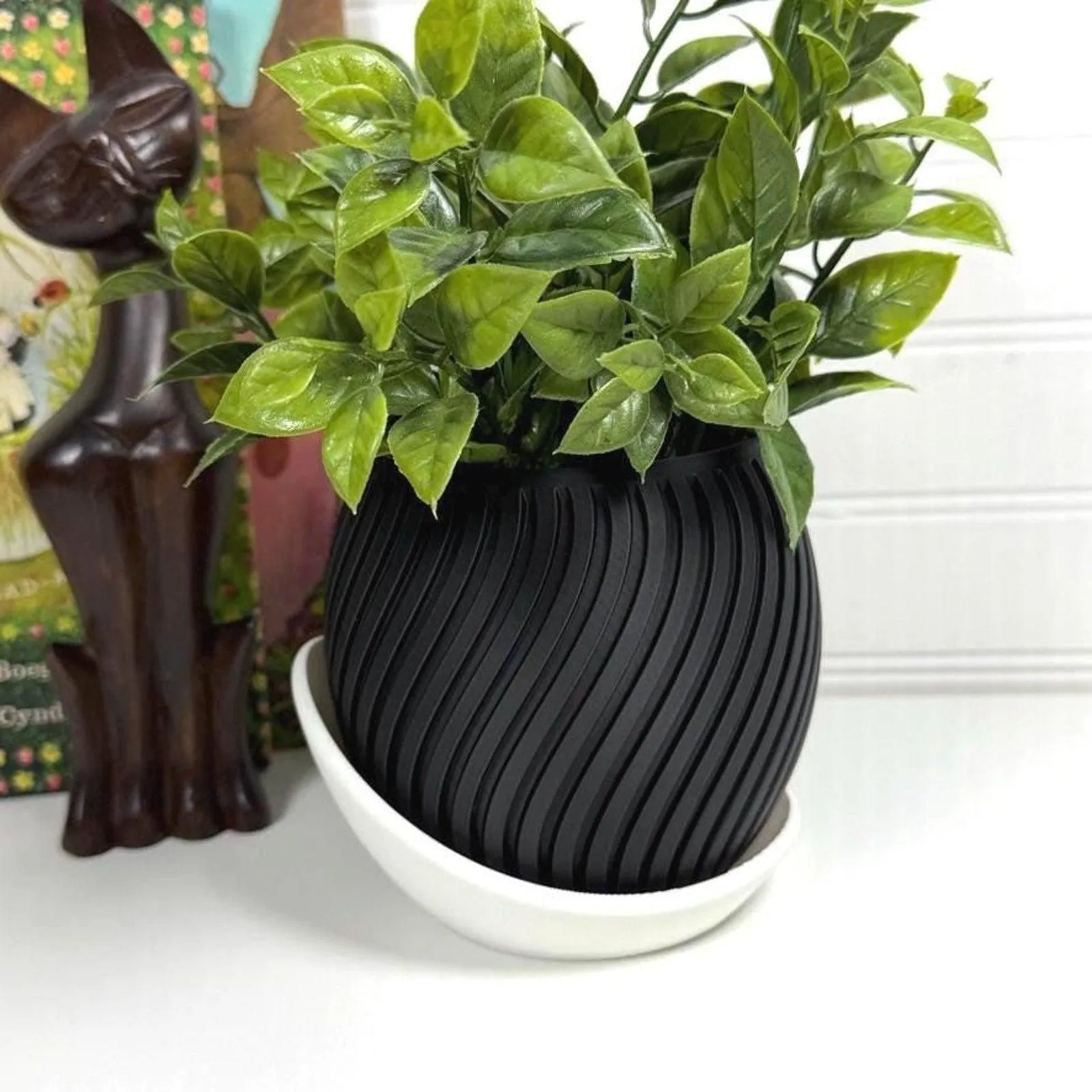 The Wavy Planter, Indoor Flower Pot, Tabletop Planter, Geometric Design