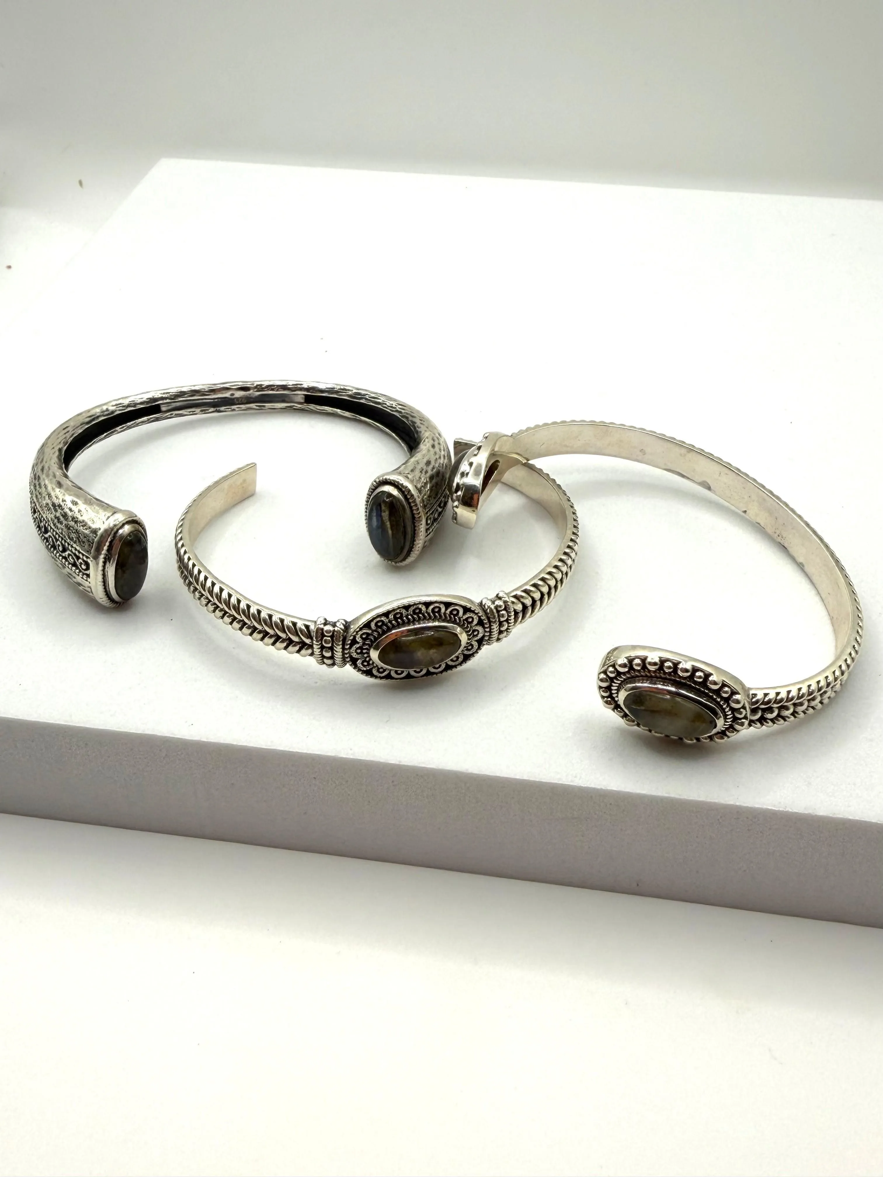 VINTAGE STERLING SILVER LABRADORITE CUFFS (JR 113)