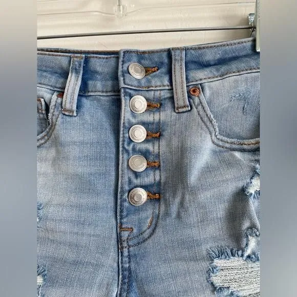 Listing Image Blurred Background