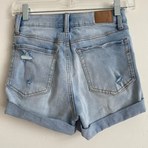 Listing Image Blurred Background
