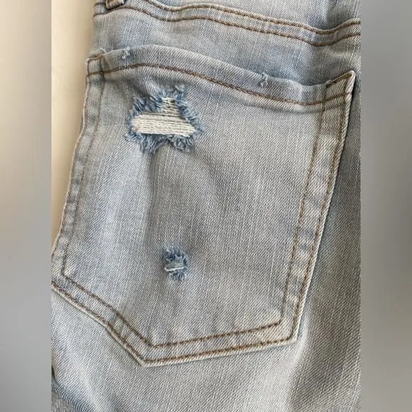 Listing Image Blurred Background