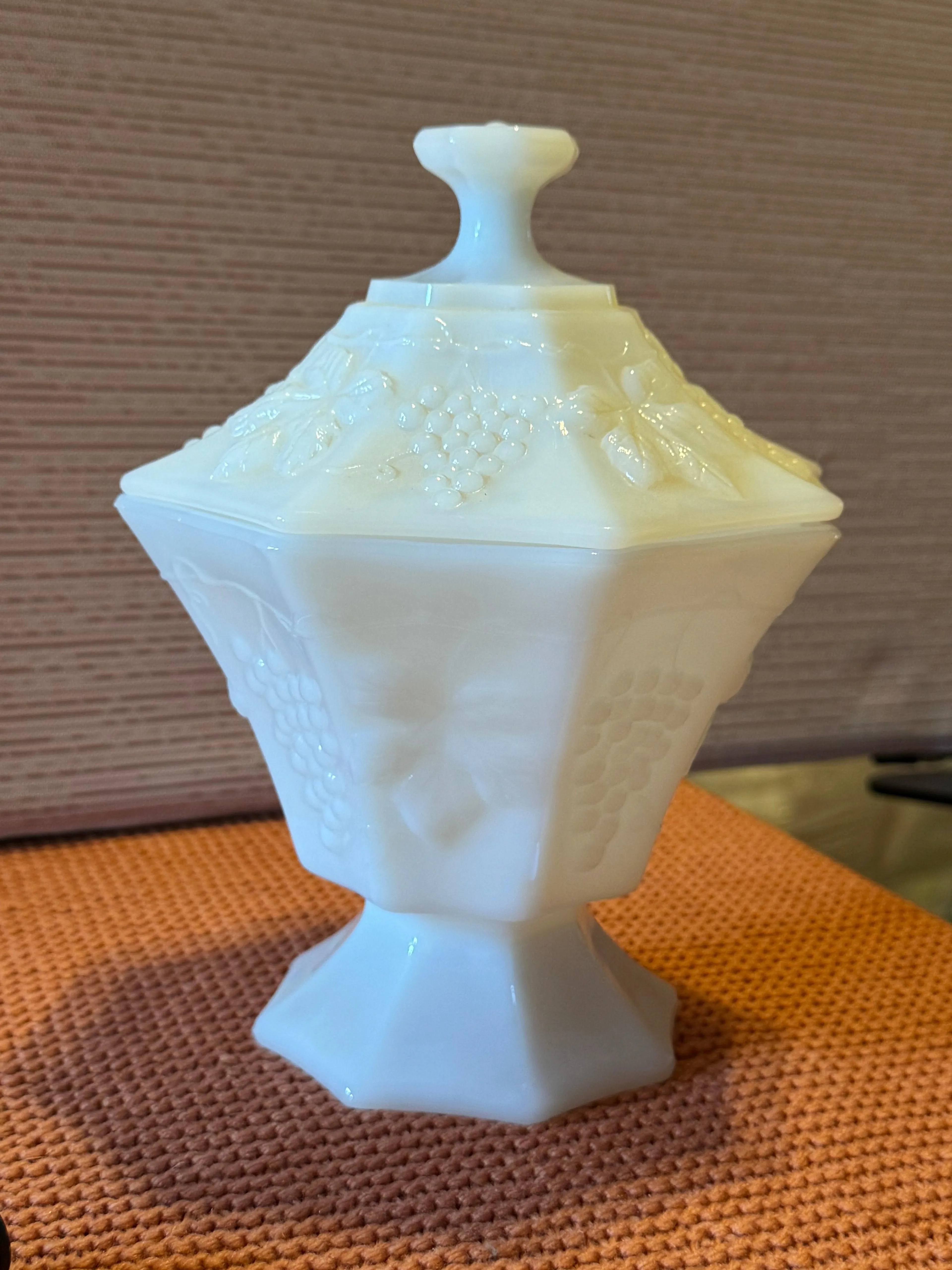 1950s–1960s Anchor Hocking Milk Glass Octagonal Footed Candy Dish Embossed Grape Leaf Pattern With Lid UV Reactive
