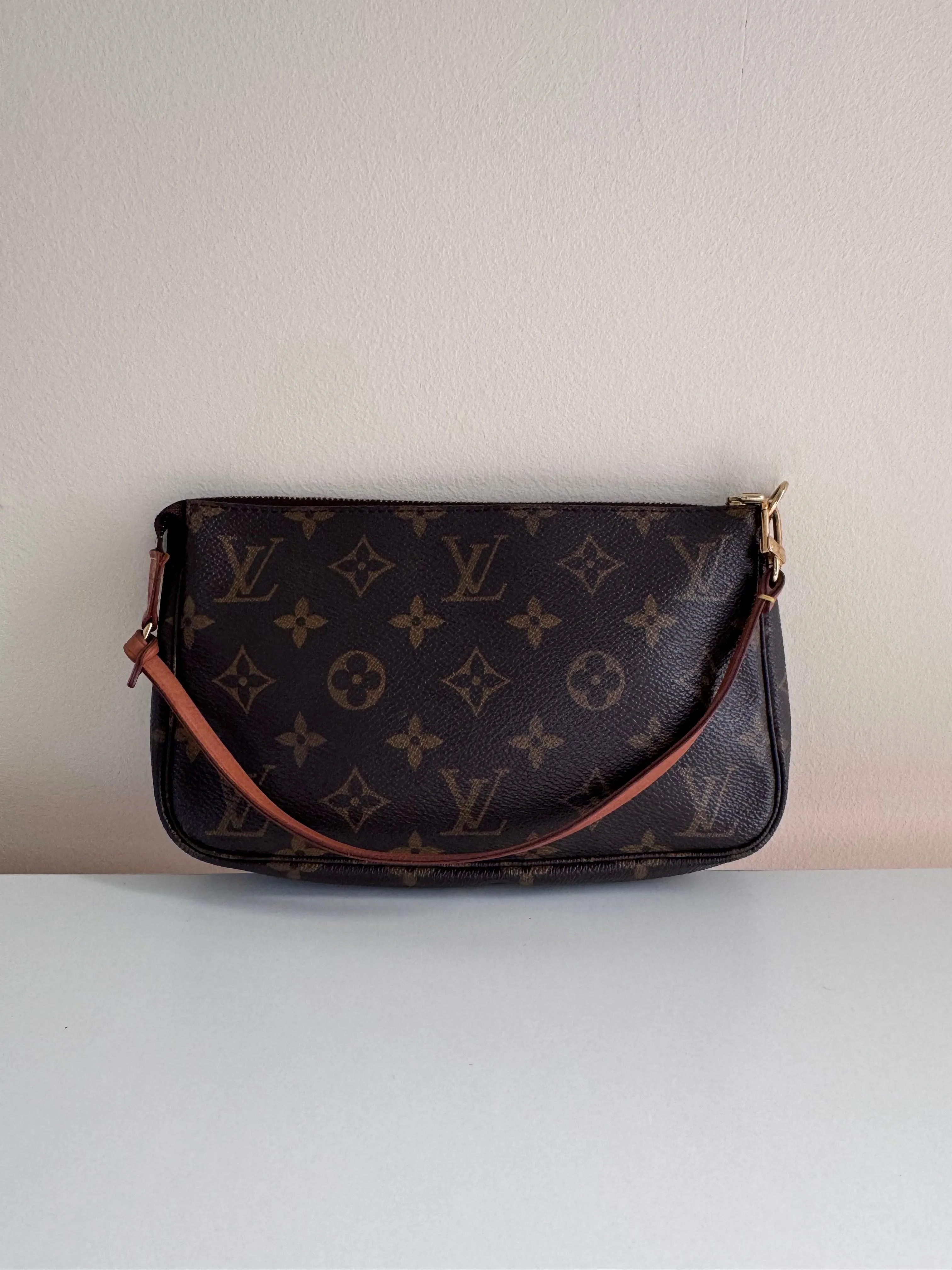 Louis Vuitton pochette accessoires monogram