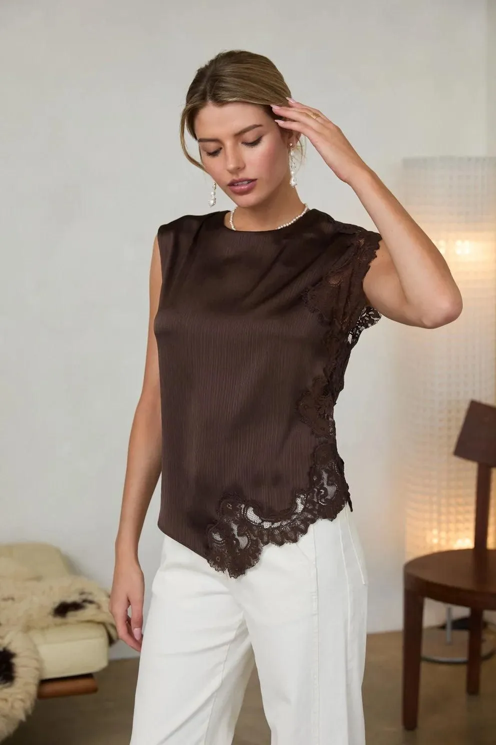 61 Jane Mixed Lace Sleeveless Blouse