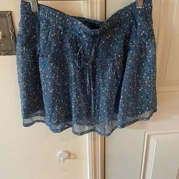 Listing Image Blurred Background