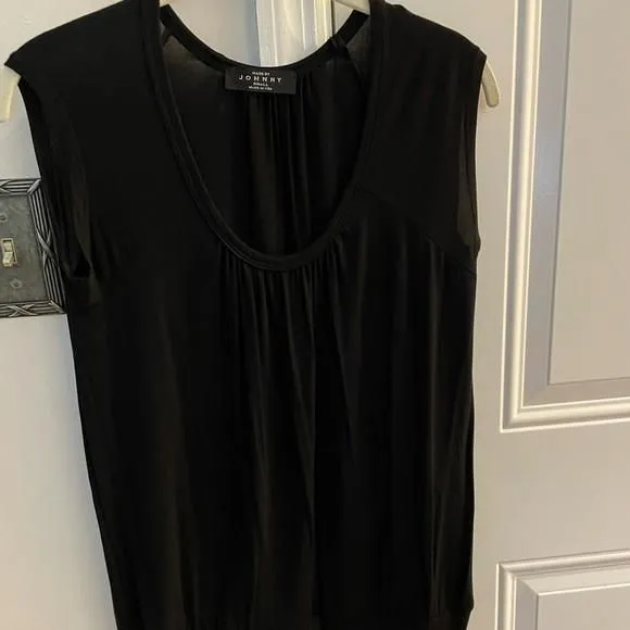 Product image for Women’s Black sleeveless top size Small