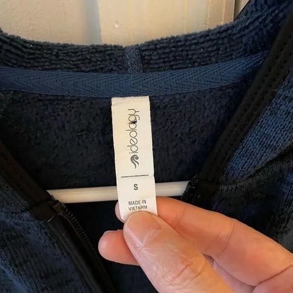 Listing Image Blurred Background