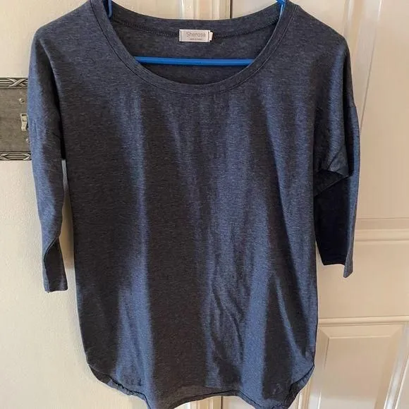 Product image for Navy top size small