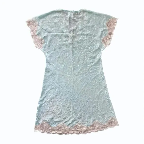 Listing Image Blurred Background