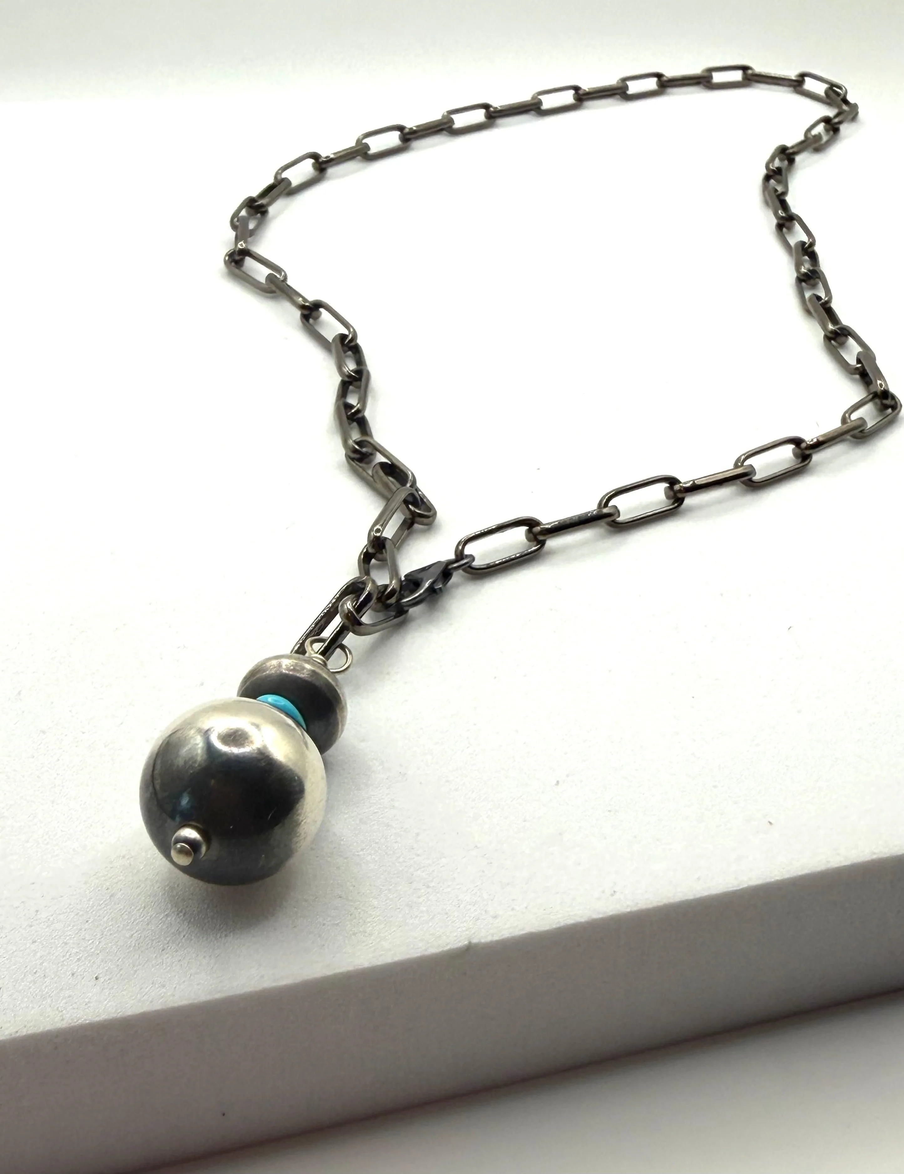 GRADUATED NAVAJO PEARLS & KINGMAN TURQUOISE BEADED ADJUSTABLE GUNMETAL NECKLACE 21" (JR 117)