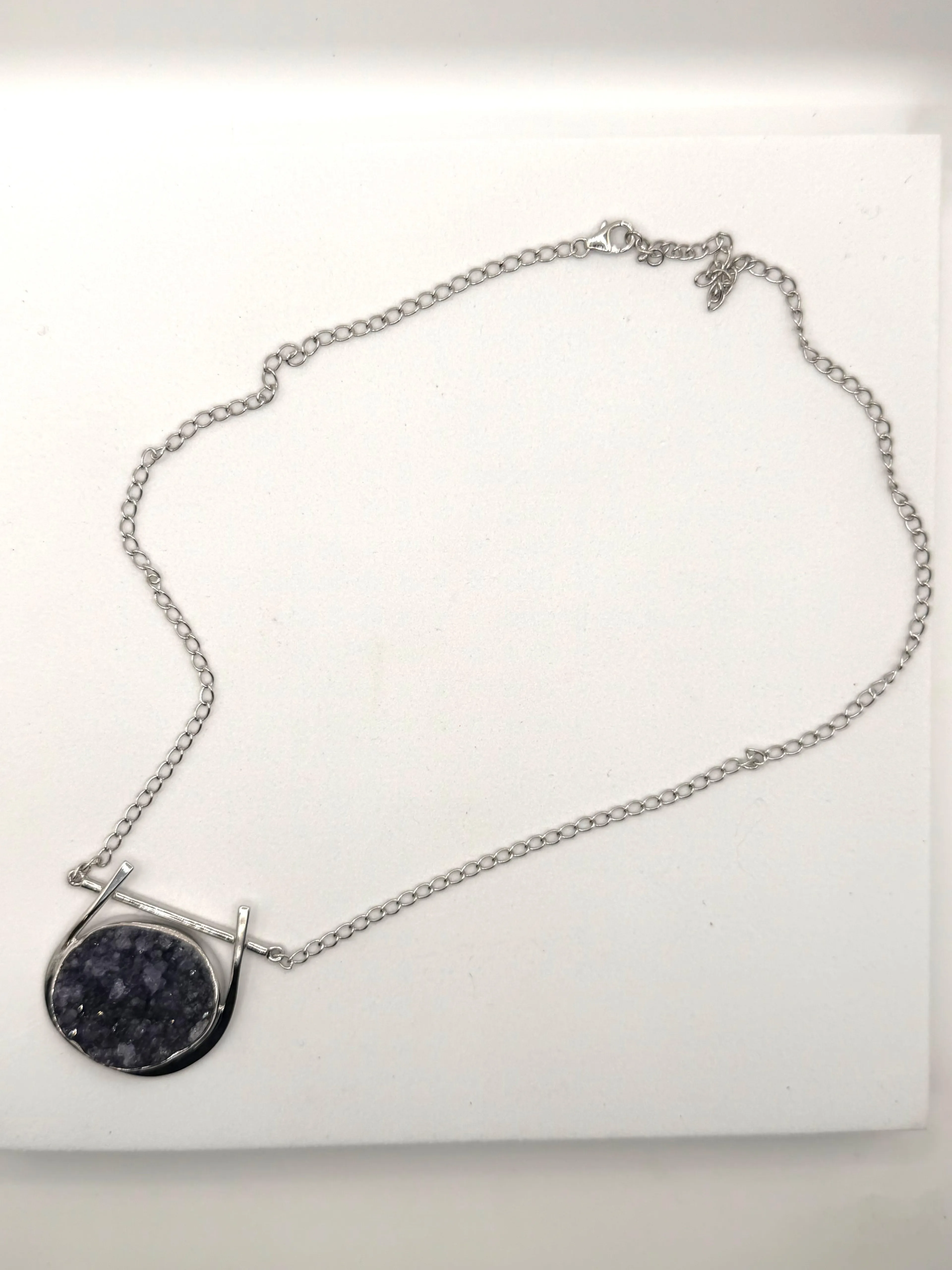 HIGH-POLISHED STERLING SILVER AMETHYST CLUSTER ADJUSTABLE STATEMENT NECKLACE 22" (JR 119)
