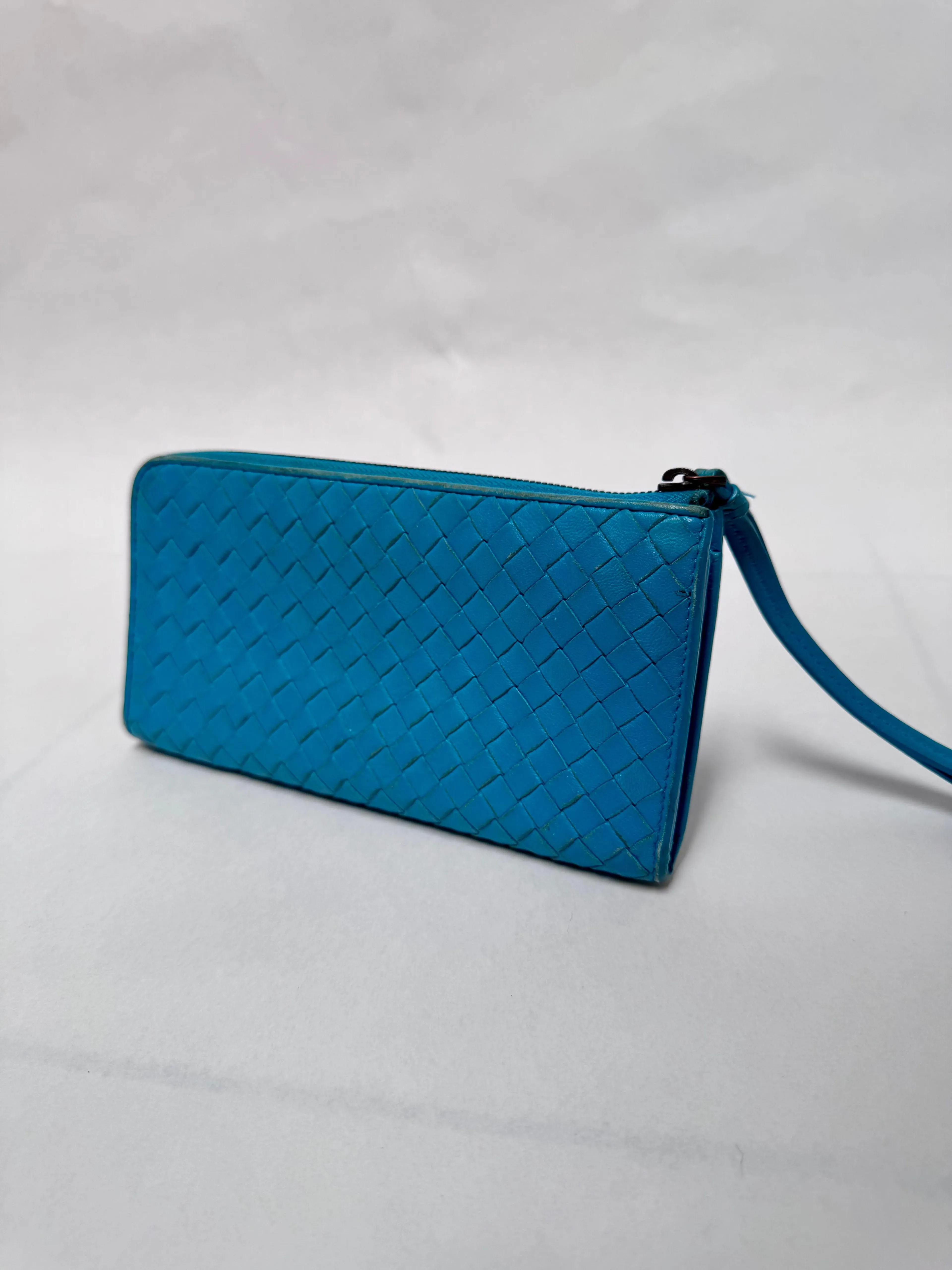 Bottega veneta wristlet bleu