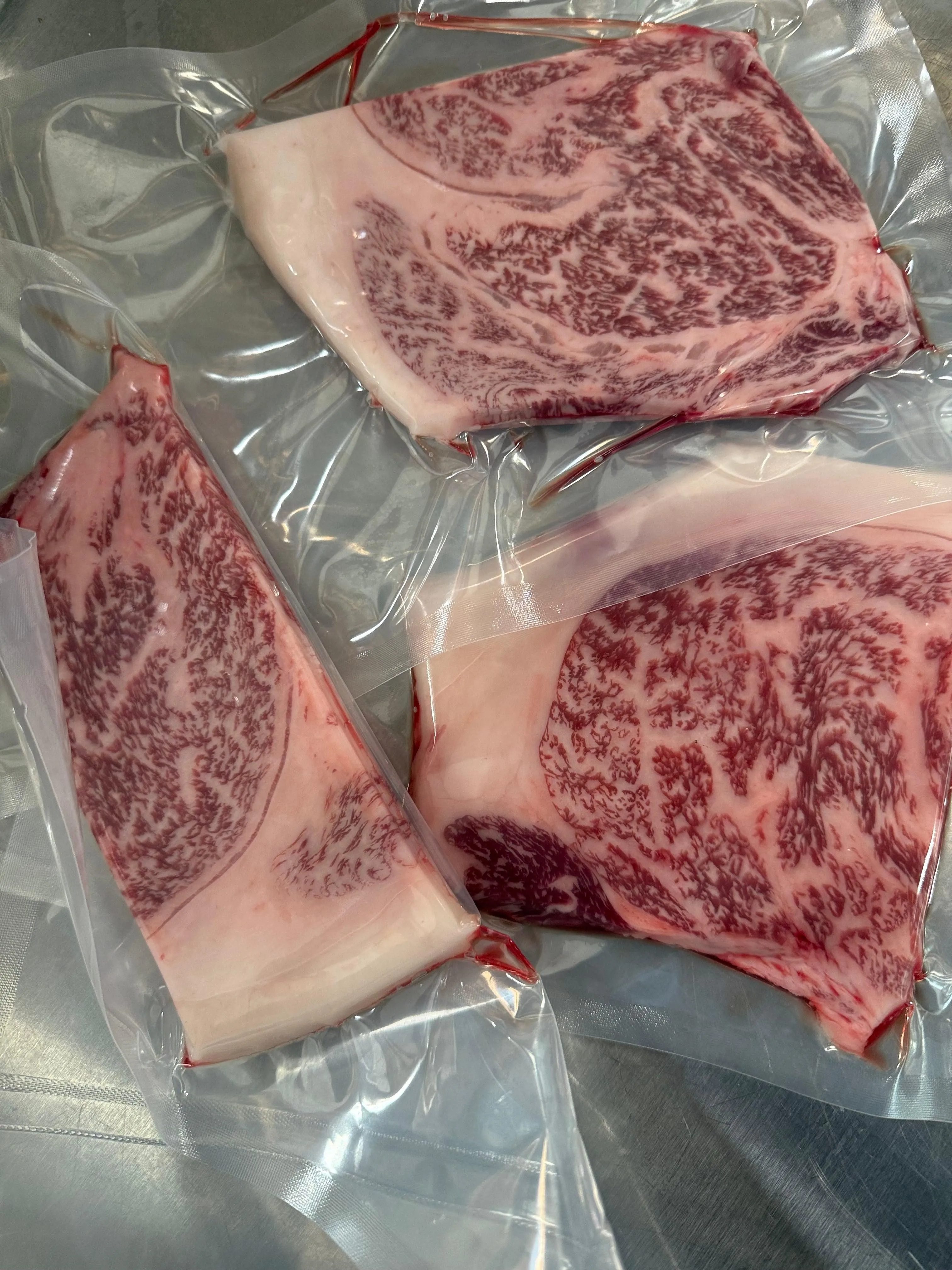 100% fullblood Japanese Wagyu: JAPANESE EMPEROR OHMI BEEF. Striploin (1pc random cut x 5.5-7.5oz)