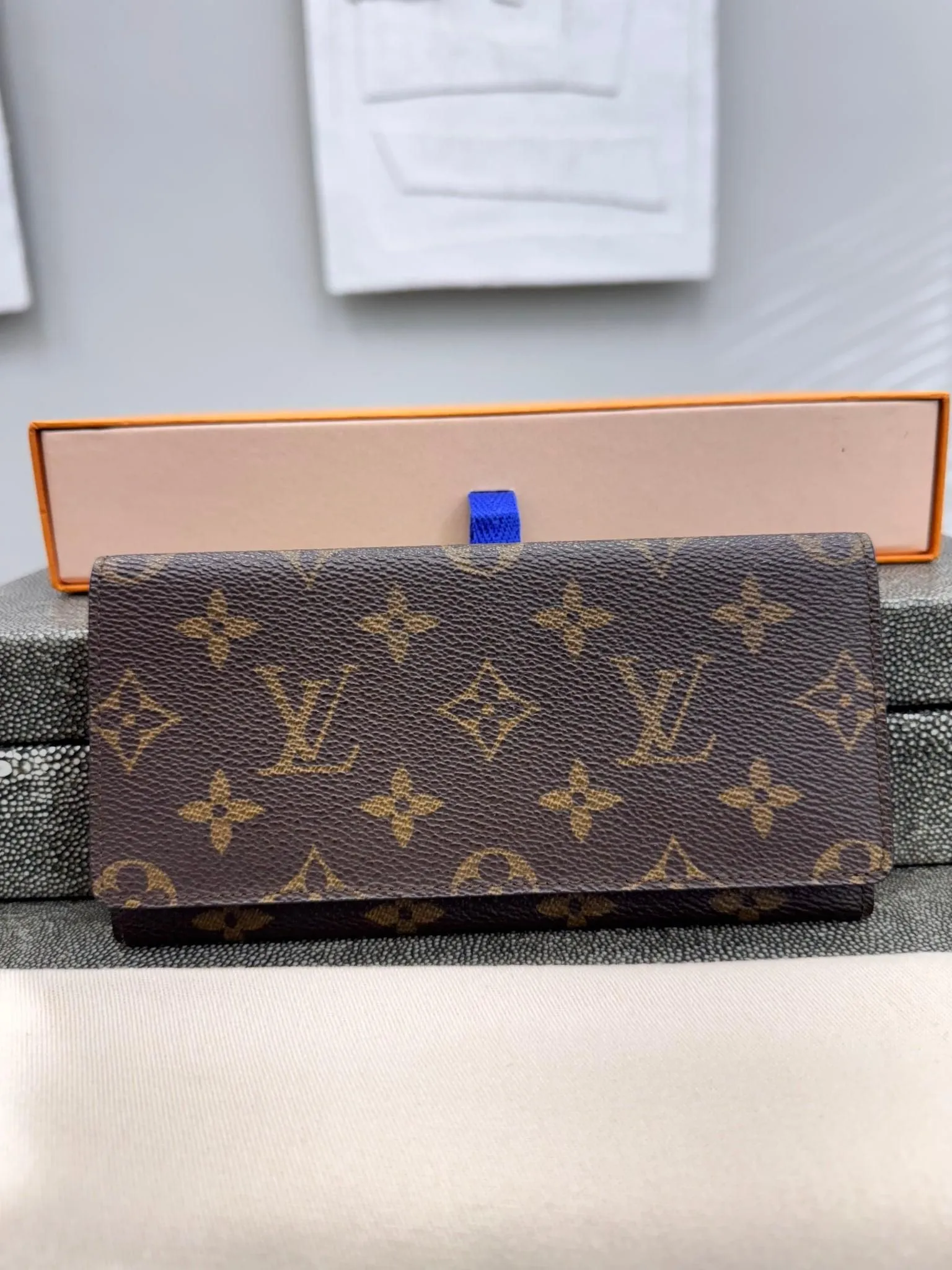 Louis Vuttion Monogram Long Wallet