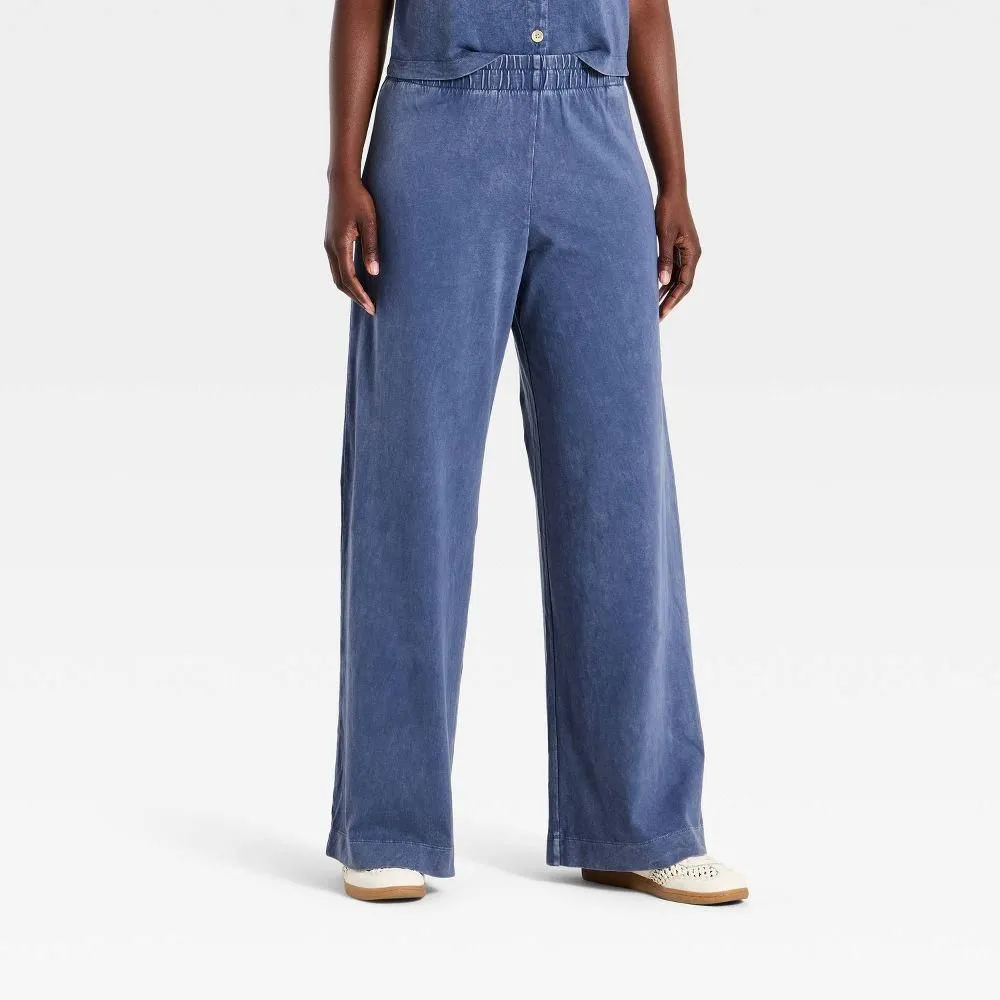 New without Tags - Size: M - Women's High-Rise Wide Leg Knit Pull-On Pants - Universal Thread Navy Blue