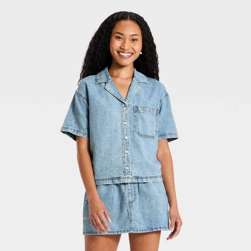 New without Tags - Size: M - Women's Short Sleeve Collared Denim Beach Shirt - Universal Thread Light Wash