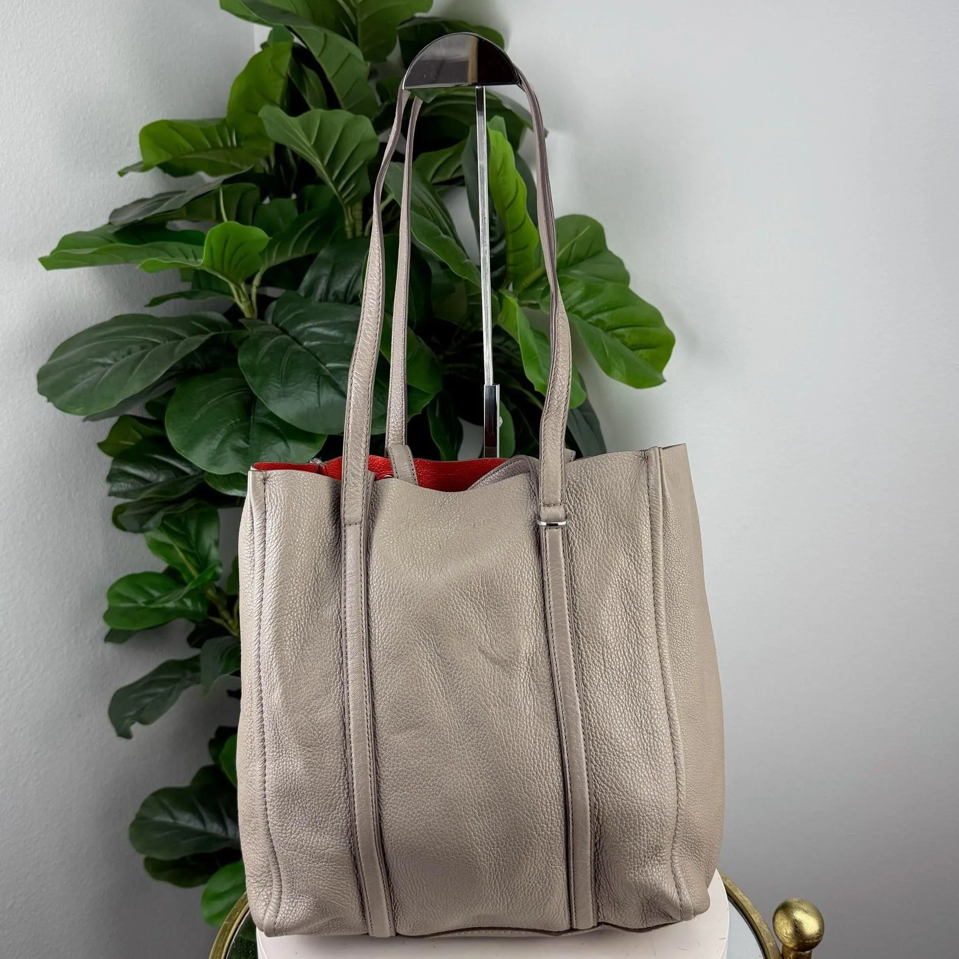 Authentic Marc Jacobs Tag Tote Bag cement leather - Certificate of Authenticity included