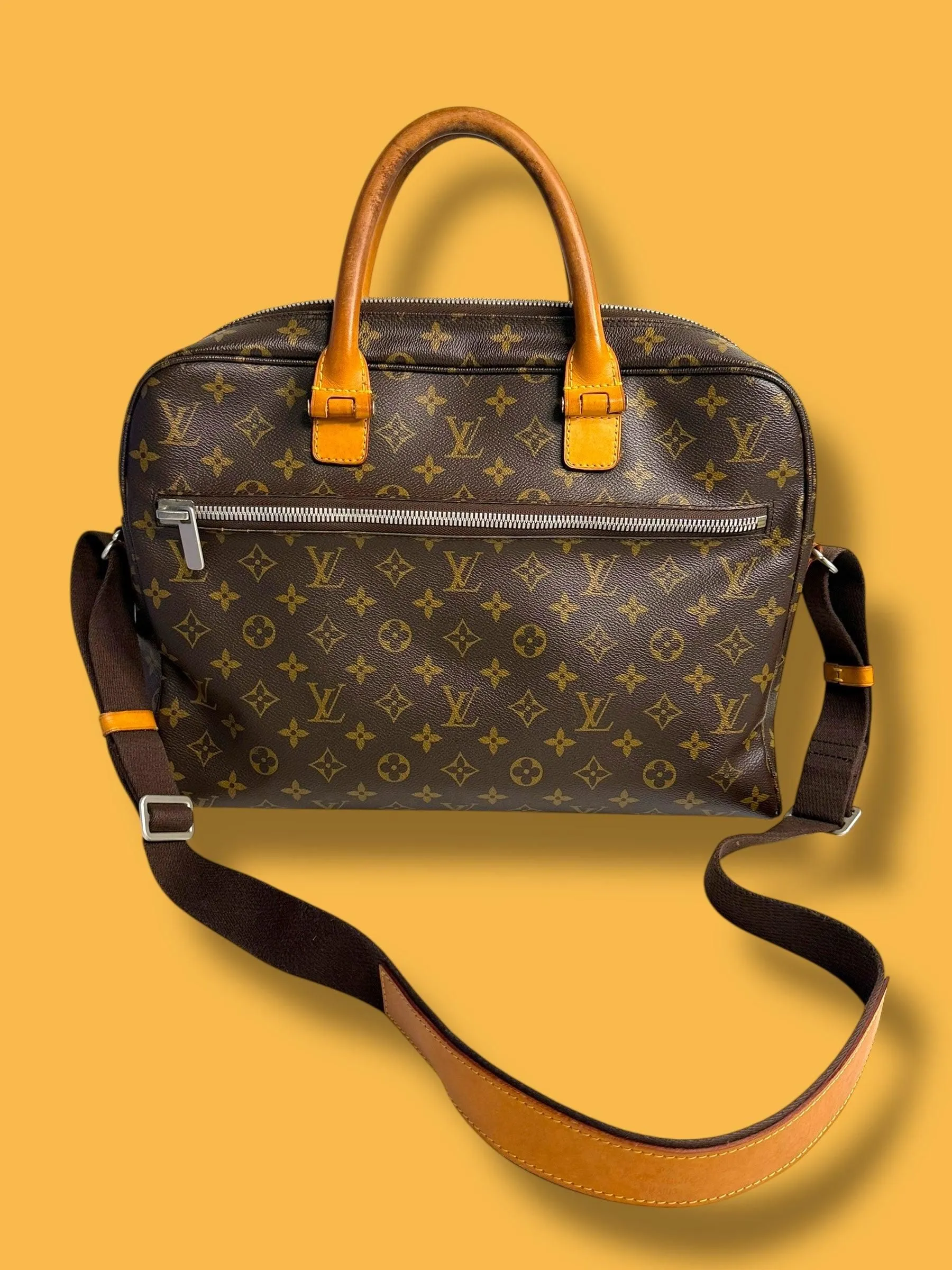 TBC155 LOUIS VUITTON Monogram Horizon Briefcase with Guitar Strap SR0127
