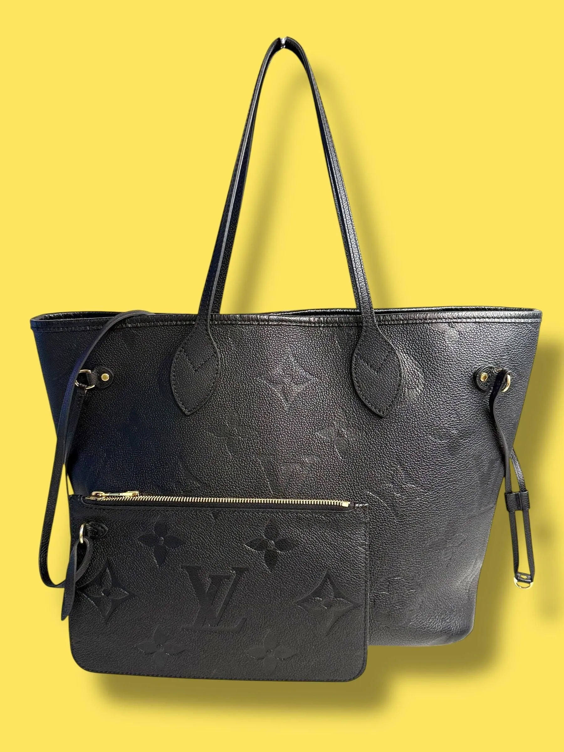 $3050 retail TBC160 LOUIS VUITTON Black Empreinte Neverfull MM with Pouch Microchipped