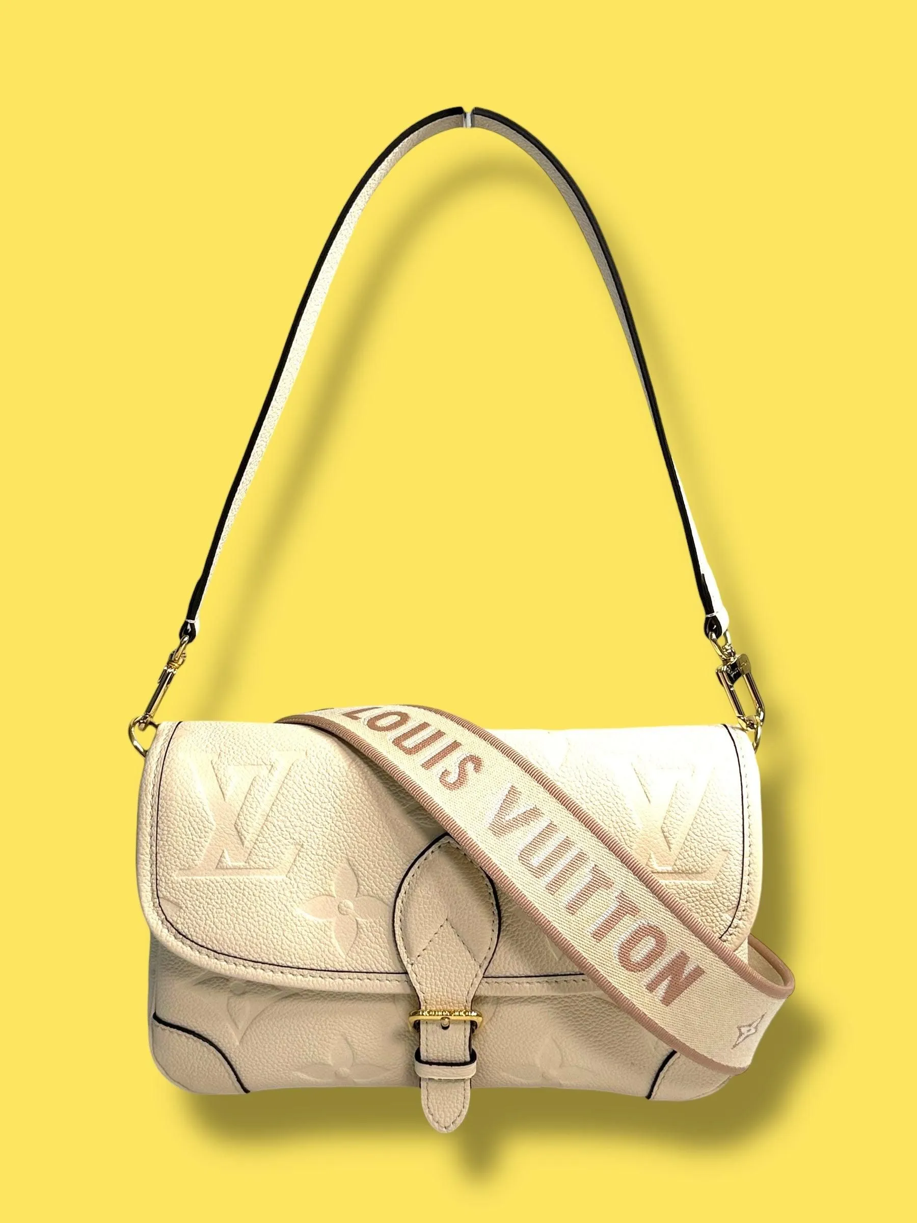 $2940 retail TBC165 LOUIS VUITTON Cream Empreinte Diane 2 way Bag Microchipped