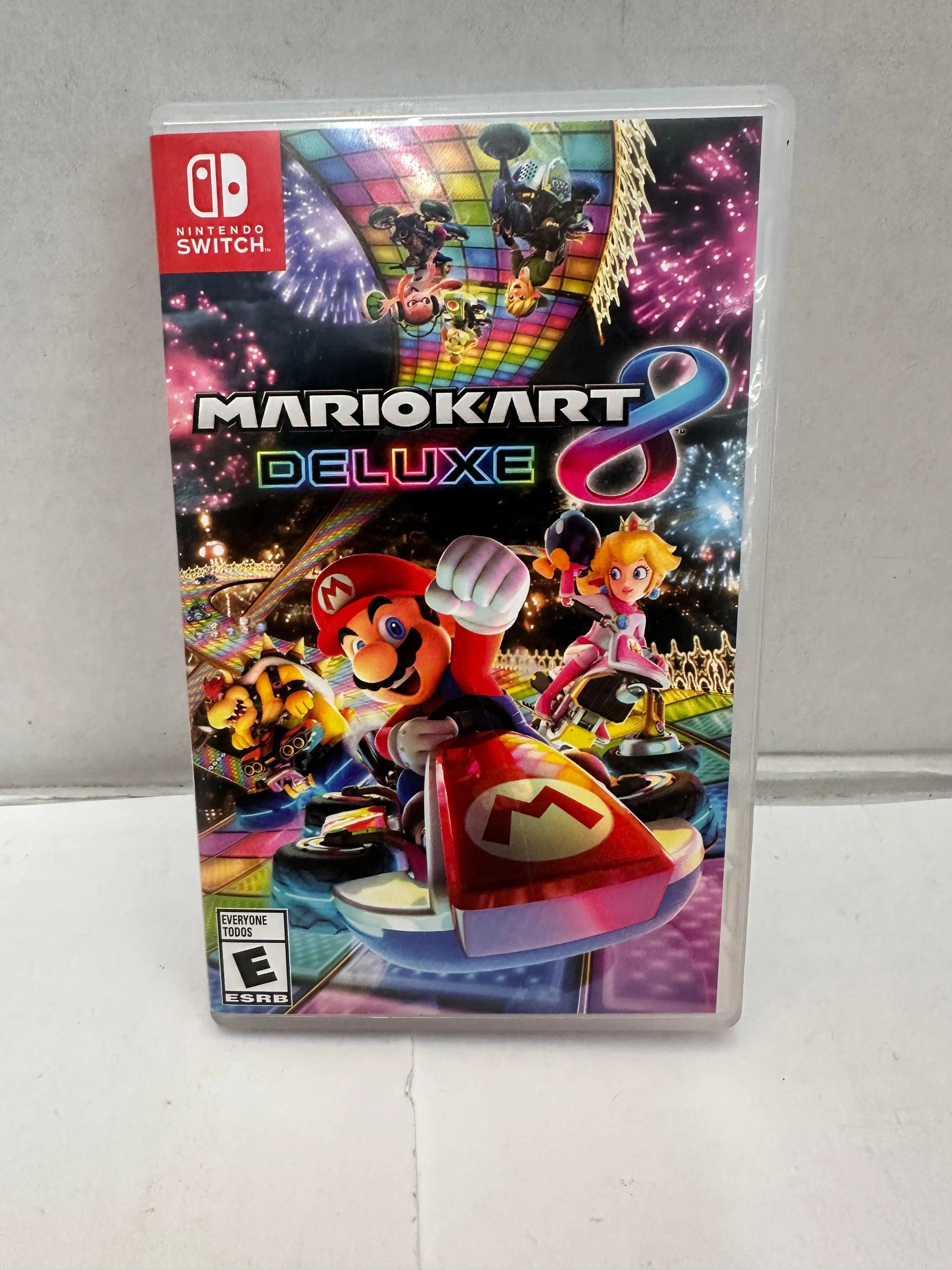 Mario Kart 8 Deluxe Nintendo Switch Game w/Case - Tested & Works