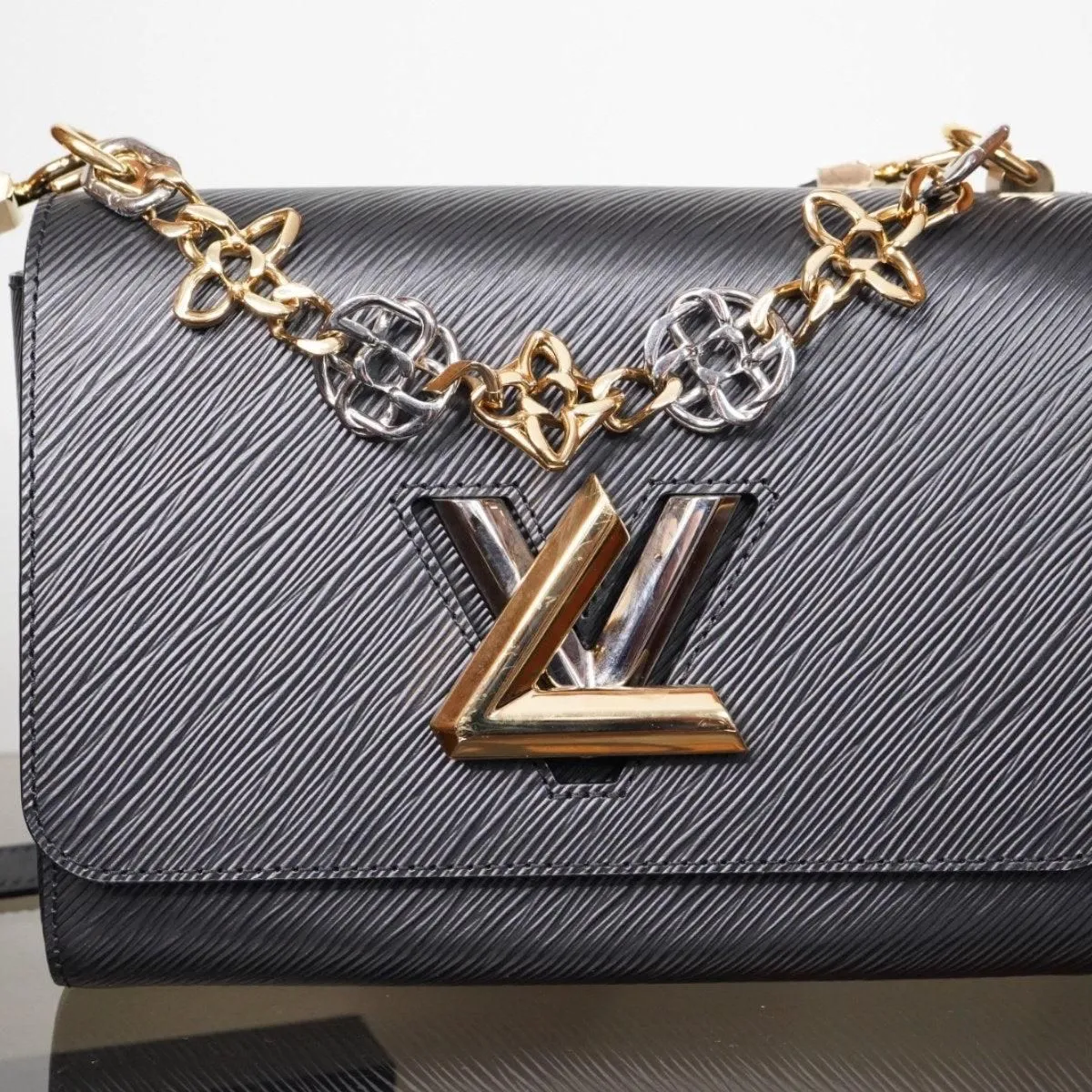 Louis Vuitton Twist MM
