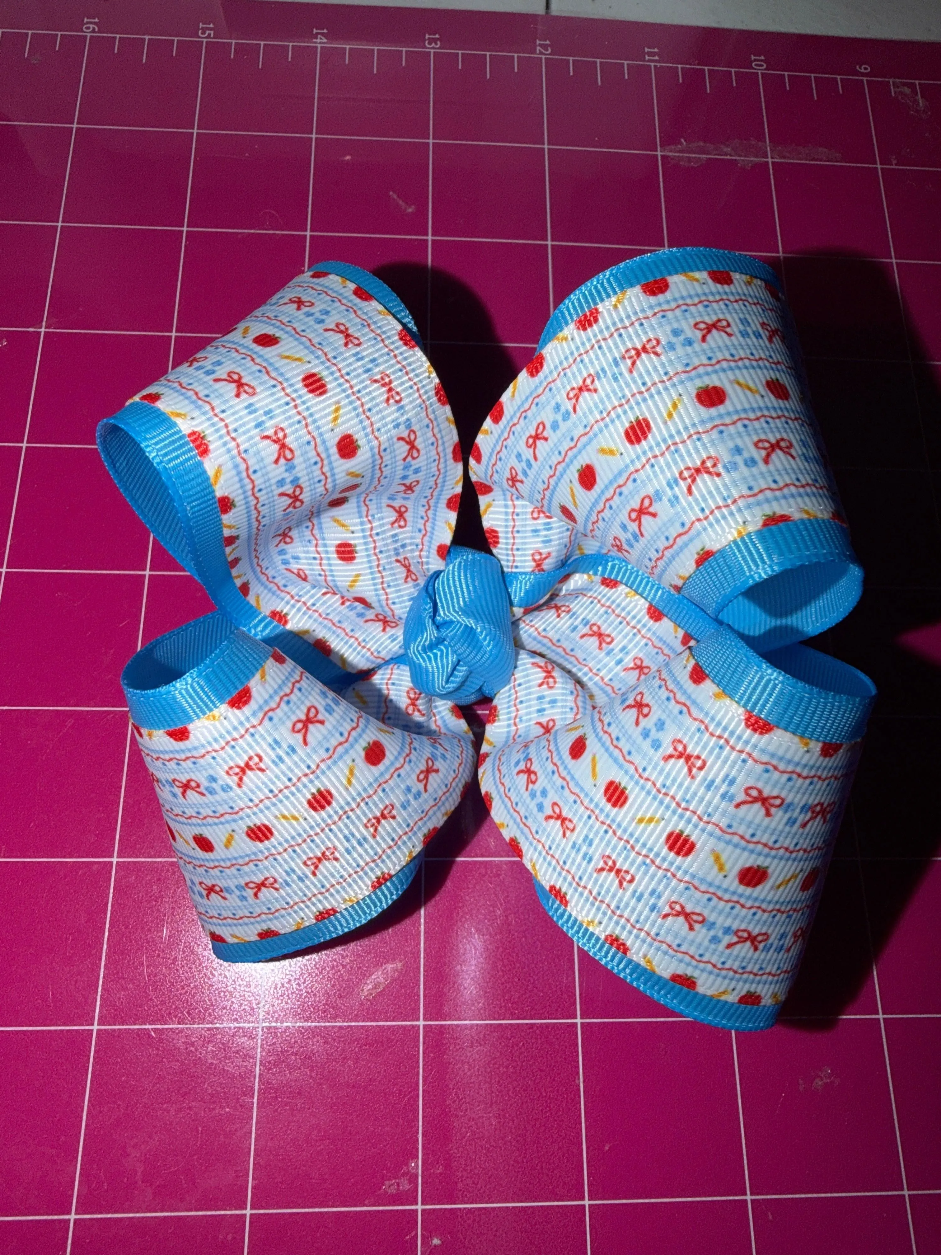 Pencil/Apple Hairbow