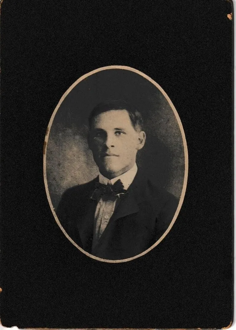 Antique Black & White 5 x 7 Portrait Photograph Man Bow Tie Ephemera Cabinet CDV