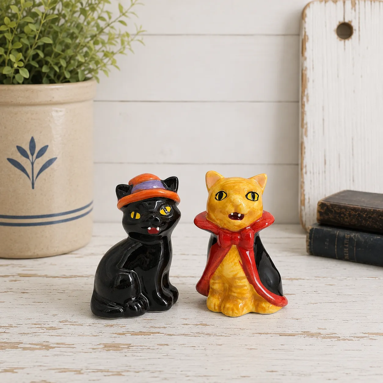 Halloween Cats Mini Salt & Pepper Shakers