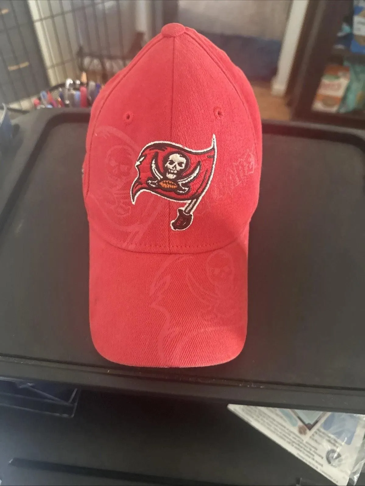 Rebock Tampa Bay Buccaneers NFL Hat Never Worn Fitted Red