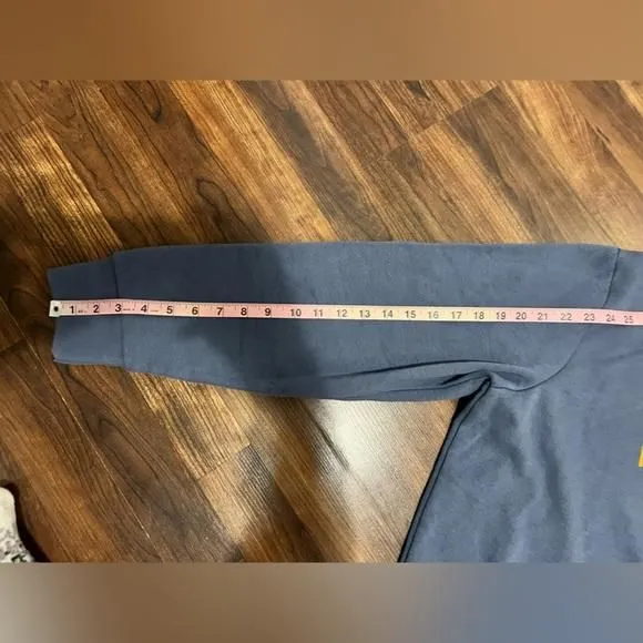 Listing Image Blurred Background