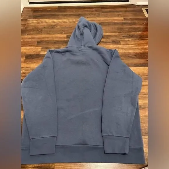 Listing Image Blurred Background