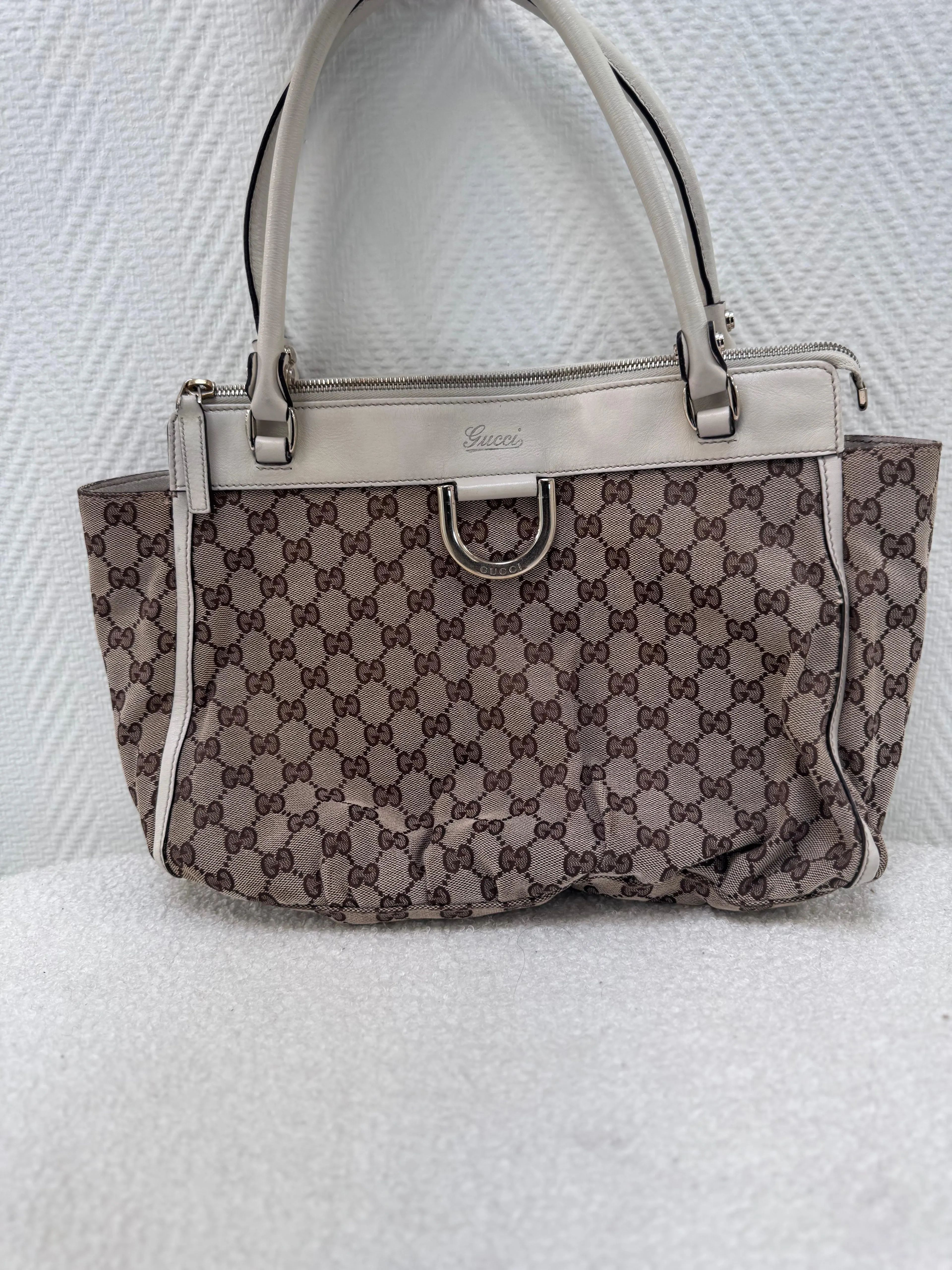 Gucci abby D ring white