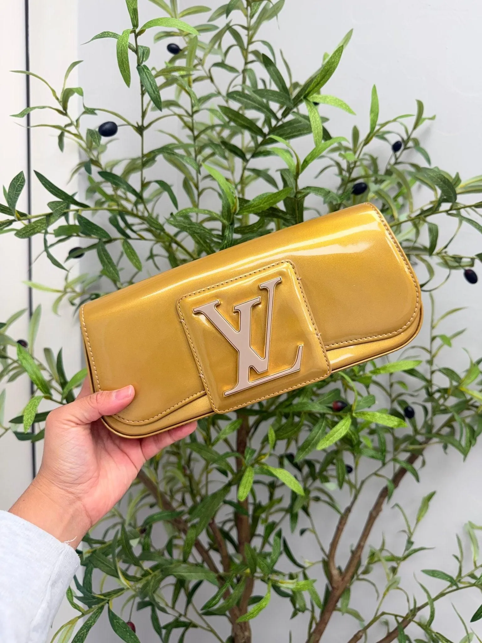 Louis Vuitton Gold Vernis Leather Sobe Clutch