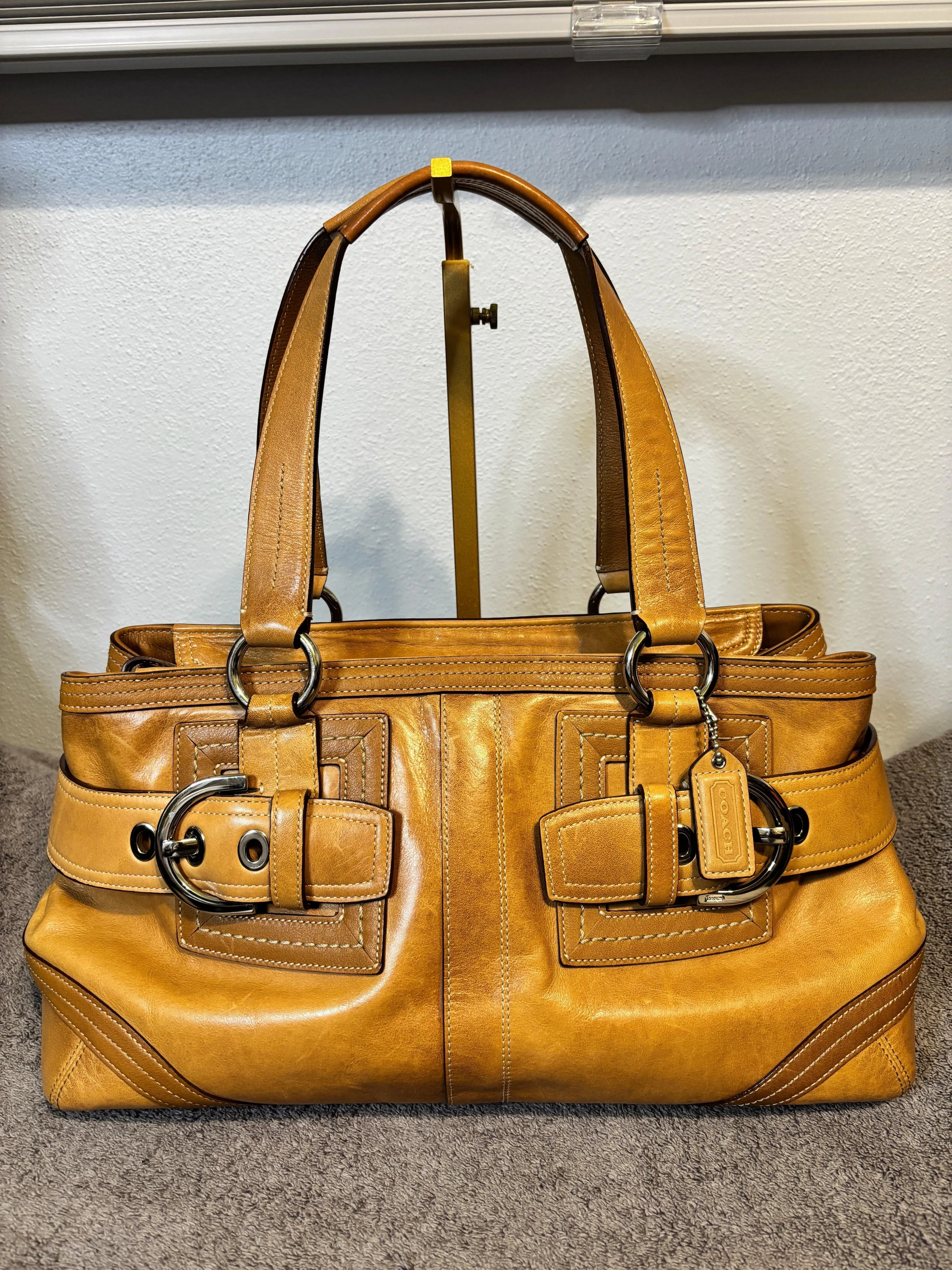 Coach Soho Carryall Satchel Bag 2116 Tan Leather Buckle Shoulder Handbag
