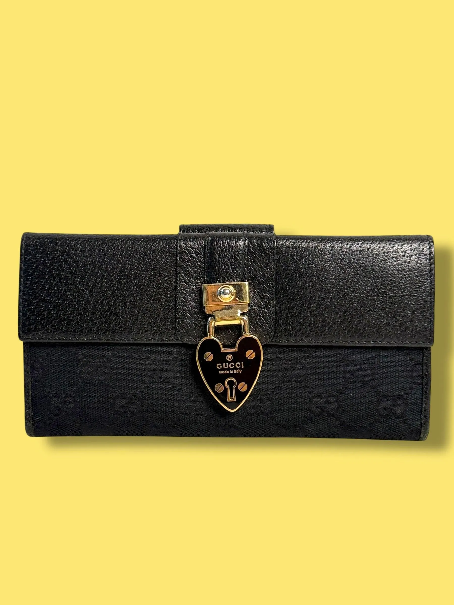 W118 GUCCI Black GG Long Wallet Heart Padlock
