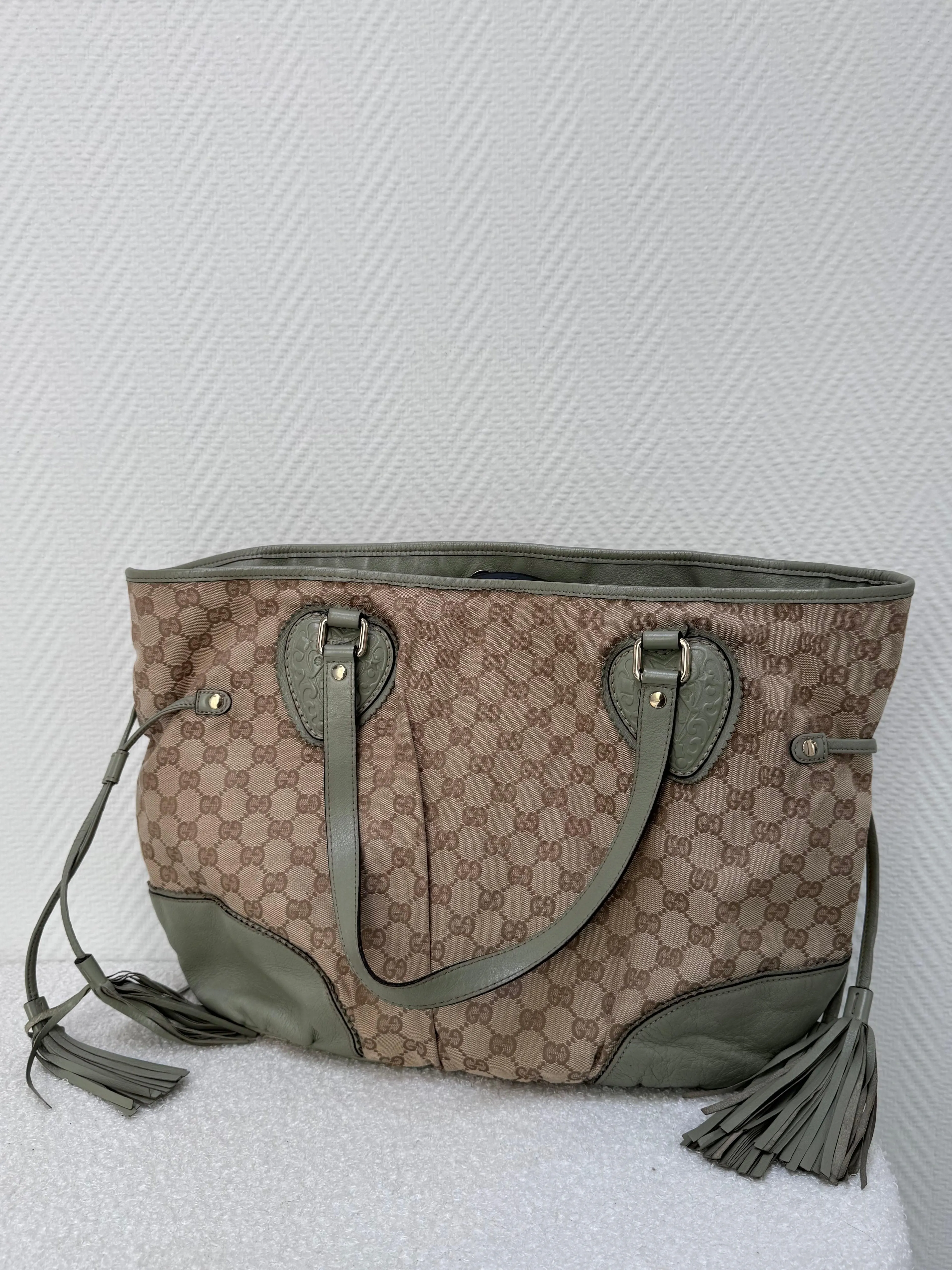 Gucci green shoulder bag