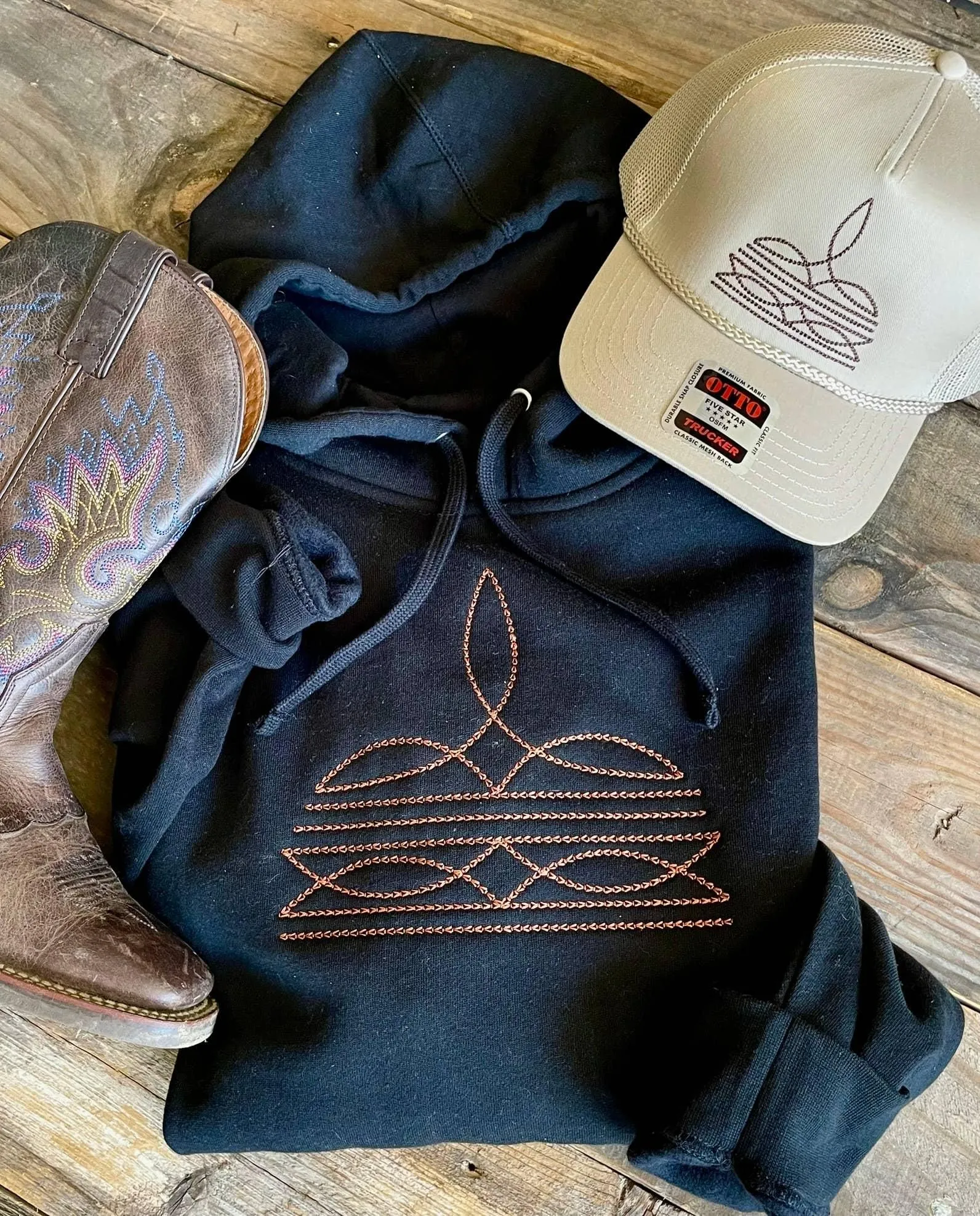 BOOT STITCH EMBROIDERED HOODIE: Black