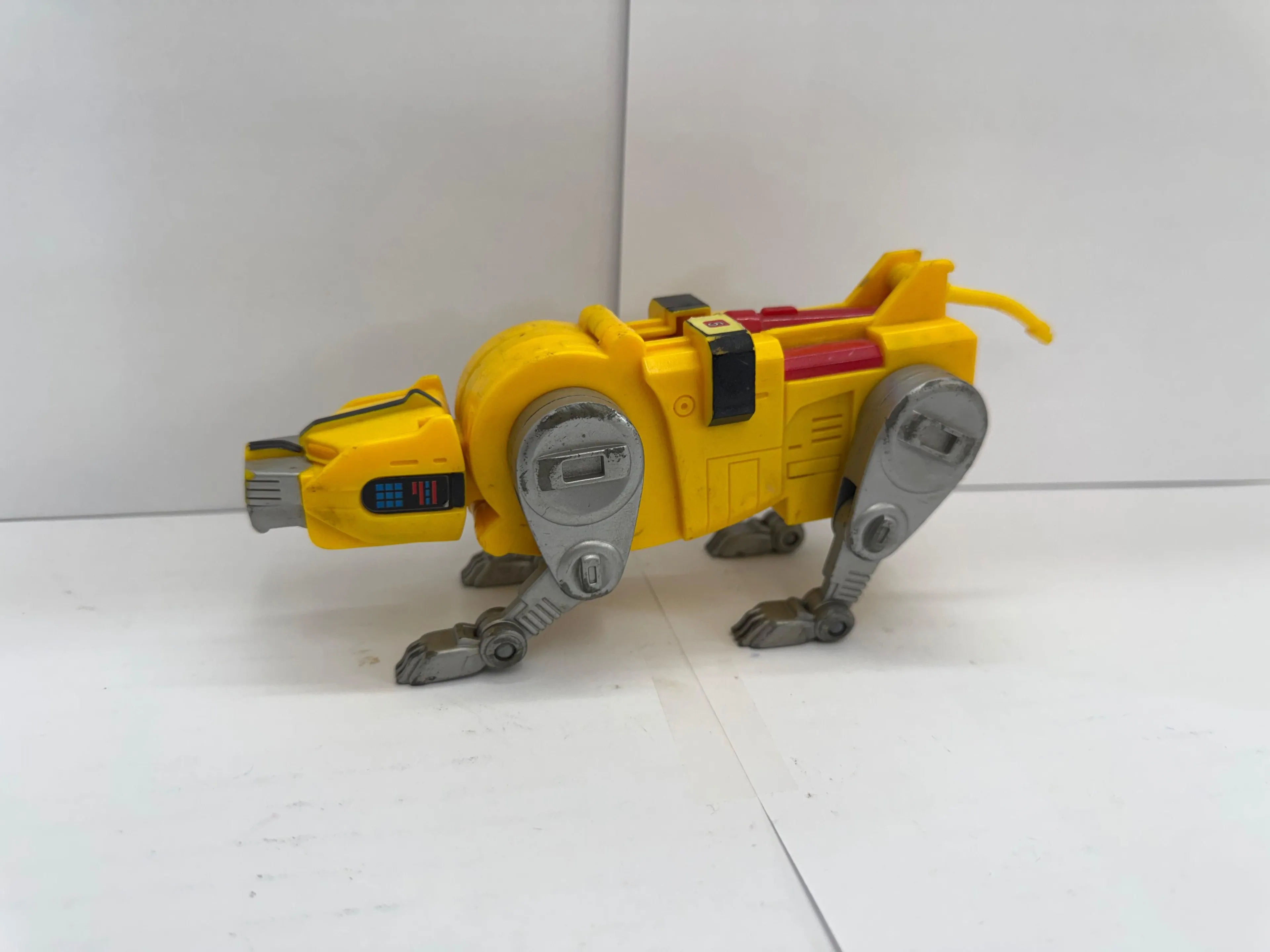 Vintage Yellow Lion Voltron Action Figure Third Dimension 1998 WEP #2