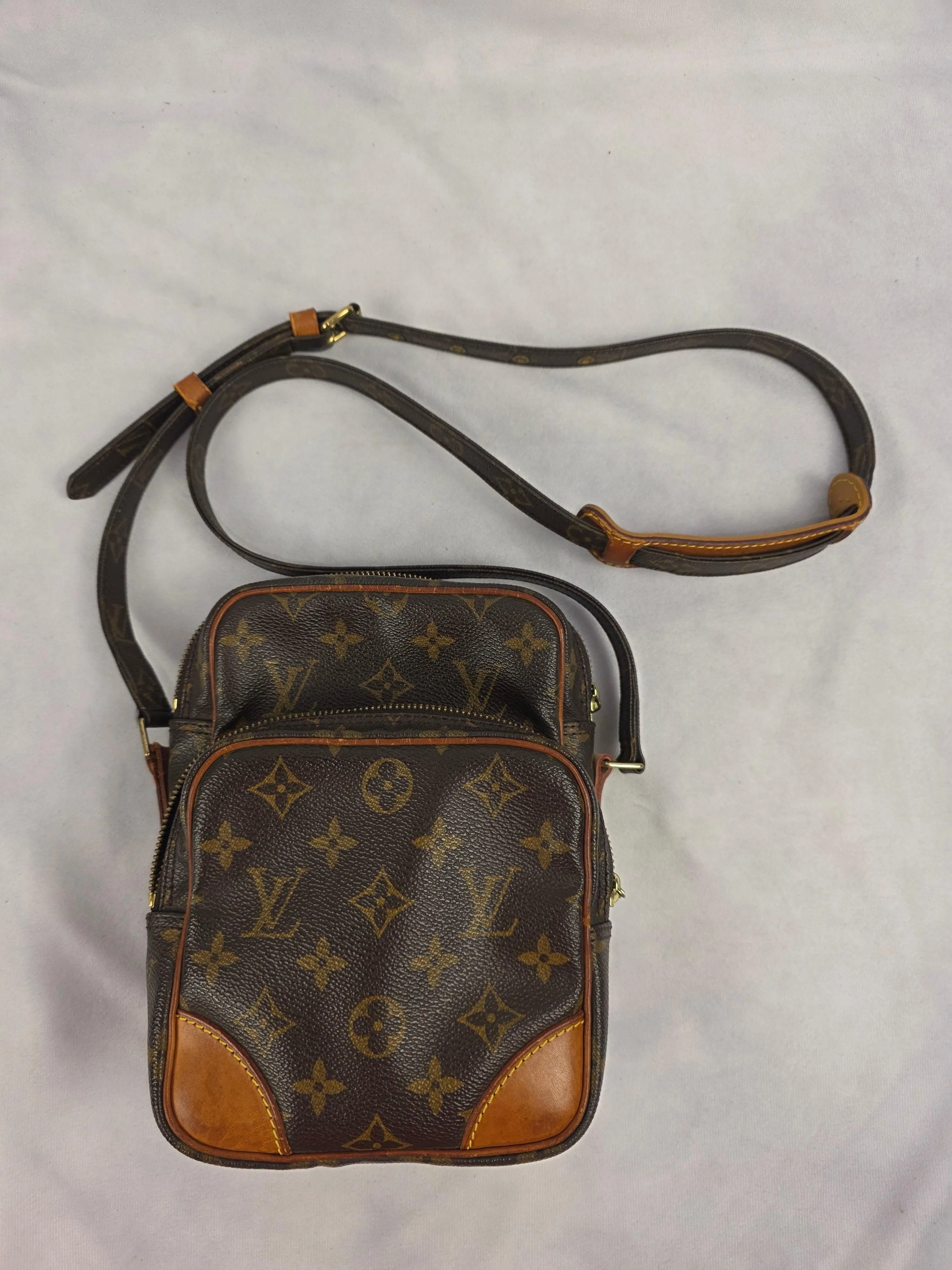 Louis Vuitton Monogram Amazone Crossbody Bag, TH0020