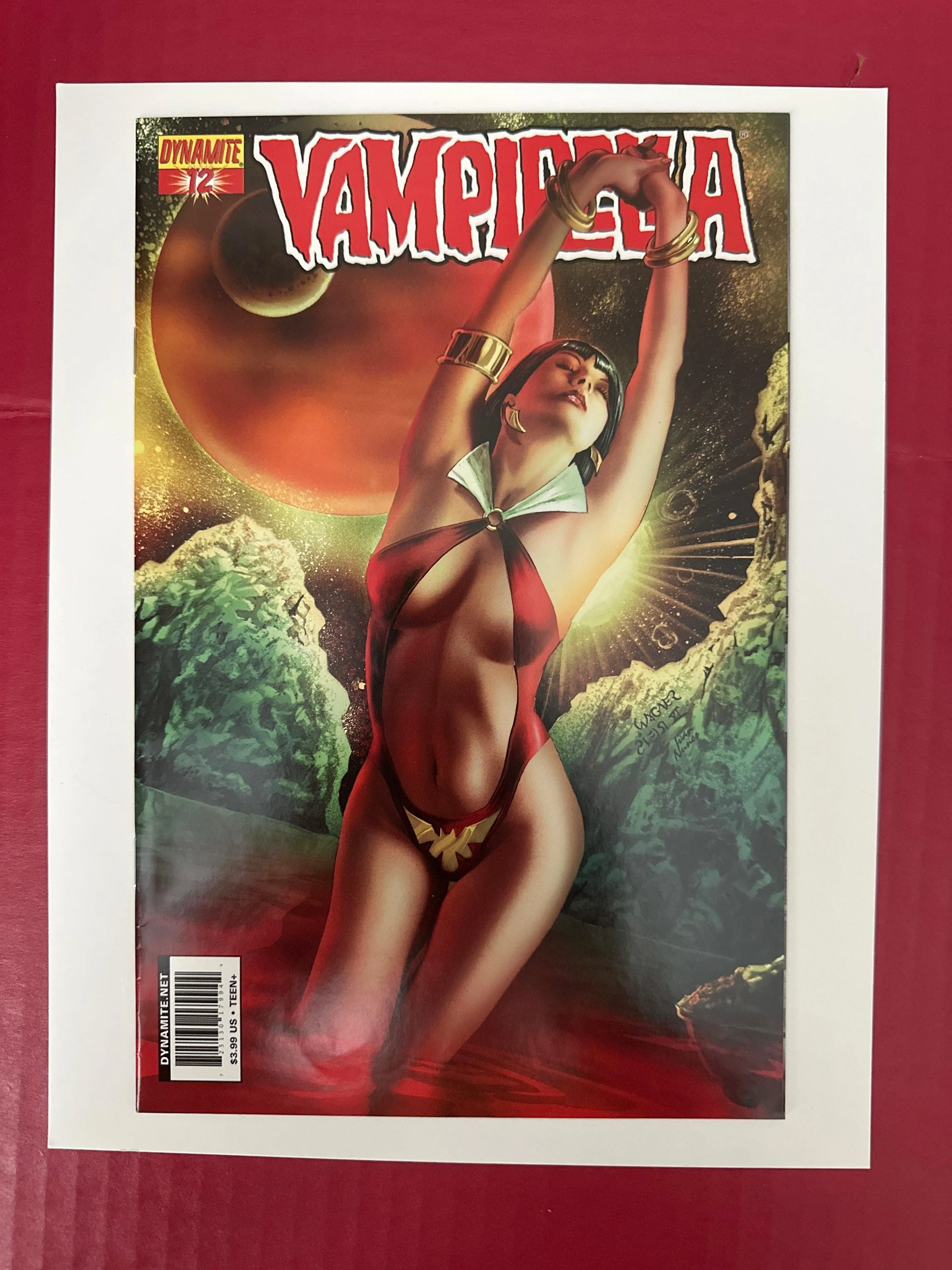 Vampirella, Vol. 1 #12 (Dynamite Entertainment 2011) Wagner Reis Cover