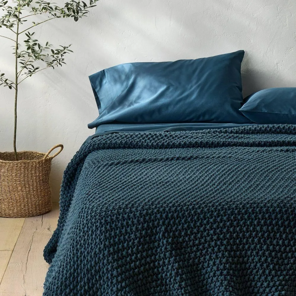 New without box - Full/Queen Chunky Knit Blanket Dark Blue - Casaluna