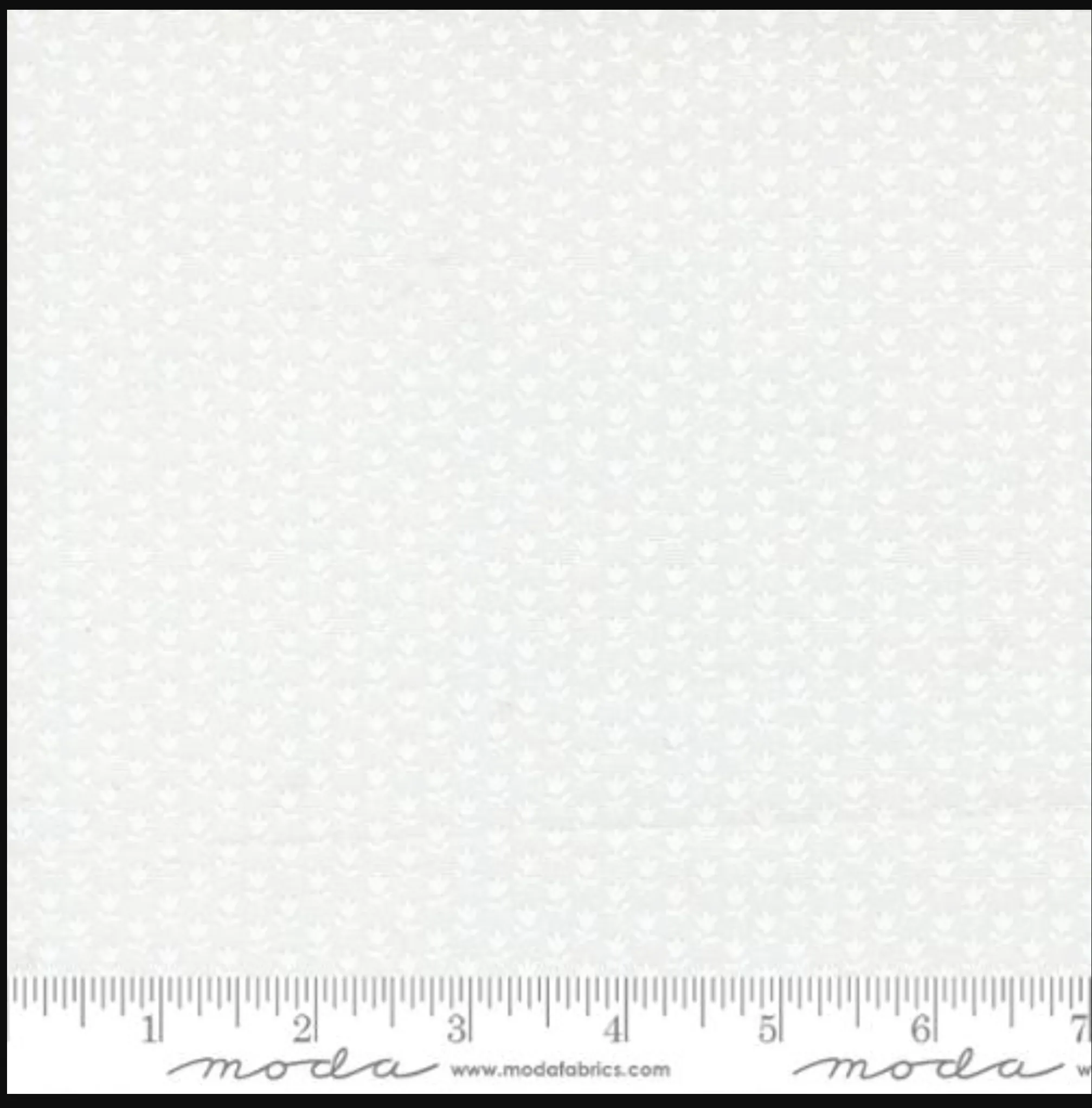 A Cat Named Stitch Cream White 55347 21 Moda Half Yard