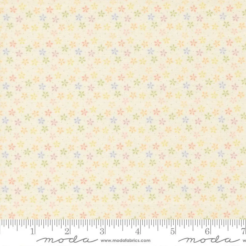 Pastel Prairie Small Floral Porcelain My Sew Quilty Life 31783 11 Moda Half Yard