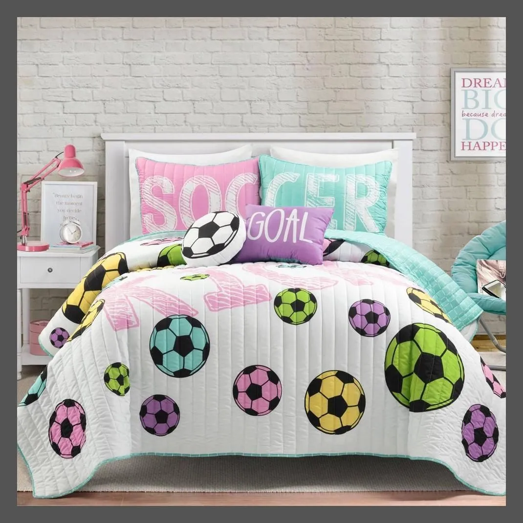 New without box - 5pc Full/Queen Girls Soccer Kick Reversible Oversized Kids' Quilt Set