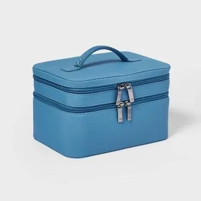 New Without Tags - Size: 6.5(H) x 10(W) x 7(D) in - Signature Toiletry Bag Blue - Open Story️