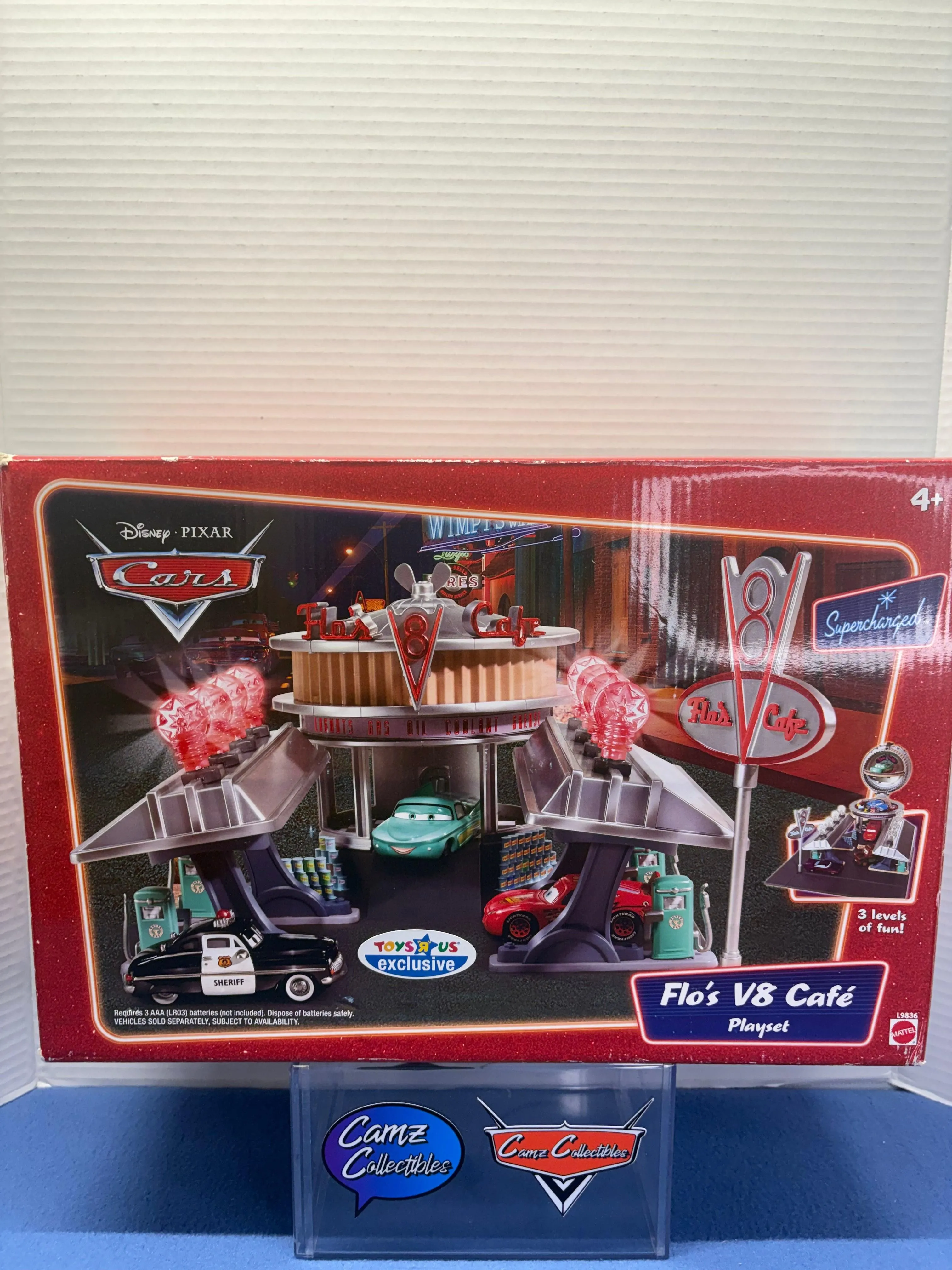Disney Pixar Cars Supercharged Flo's V8 Café  Playset (sealed)